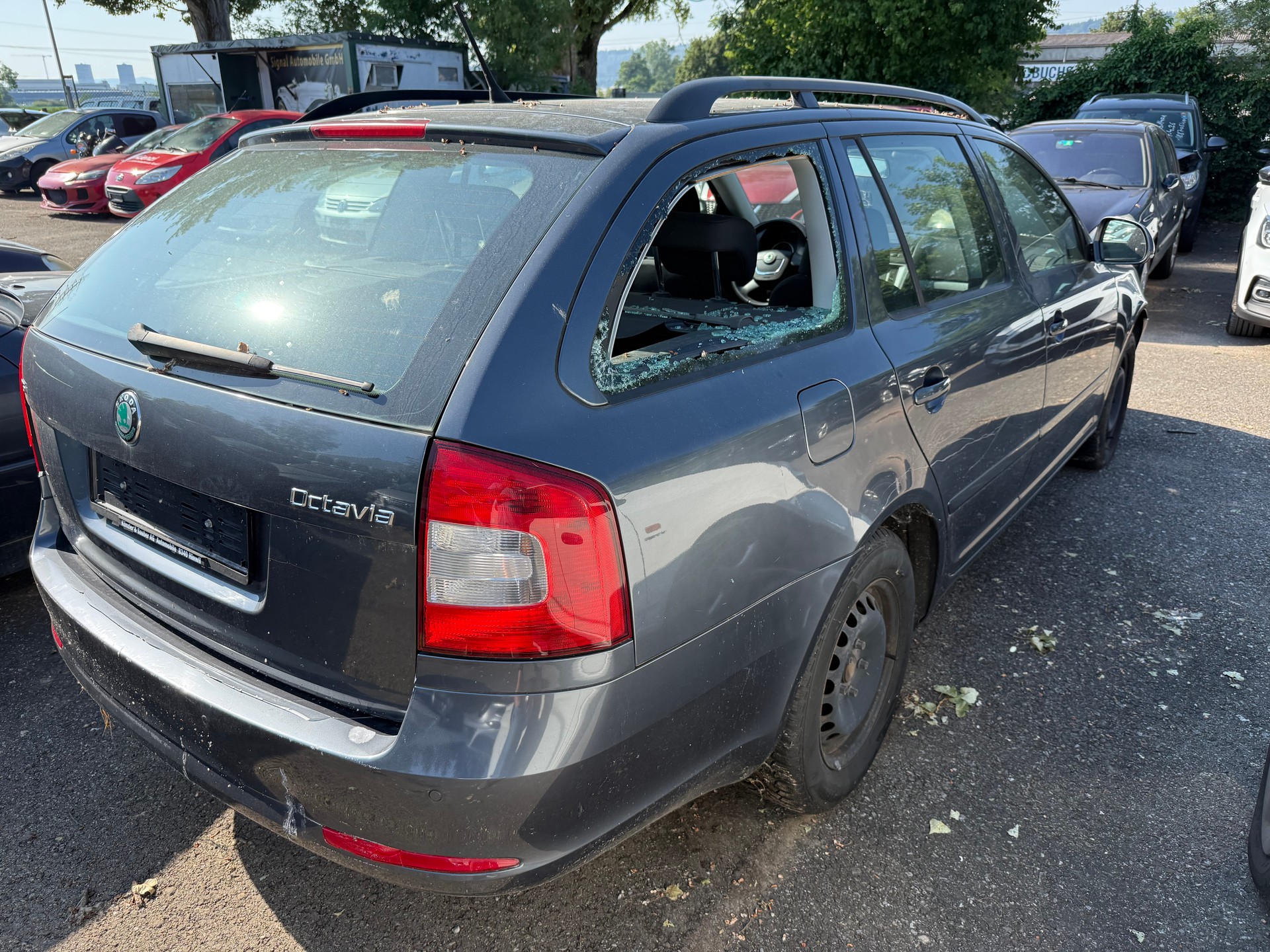 SKODA Octavia Combi 1.8 TSI Family DSG-image-5