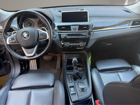 BMW X1 xDrive 25i-image-11