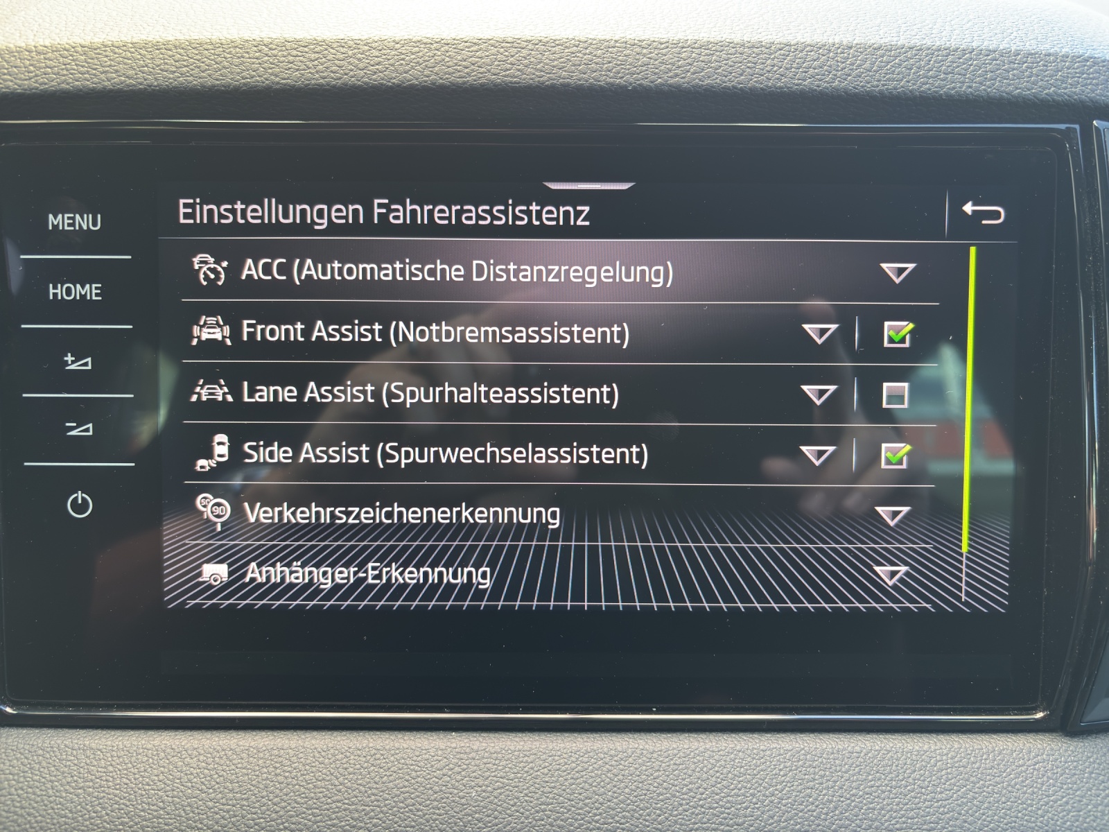 SKODA Karoq 2.0 TSI SportLine 4x4 DSG mit AHK & Standheizung-image-22