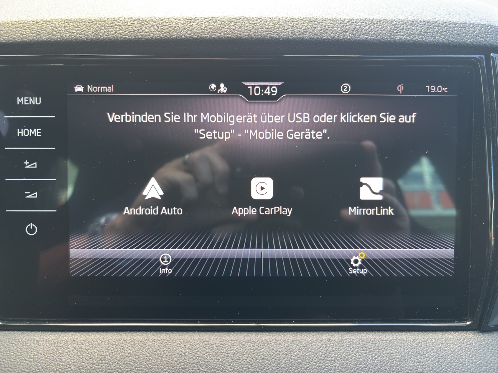 SKODA Karoq 2.0 TSI SportLine 4x4 DSG mit AHK & Standheizung-image-23