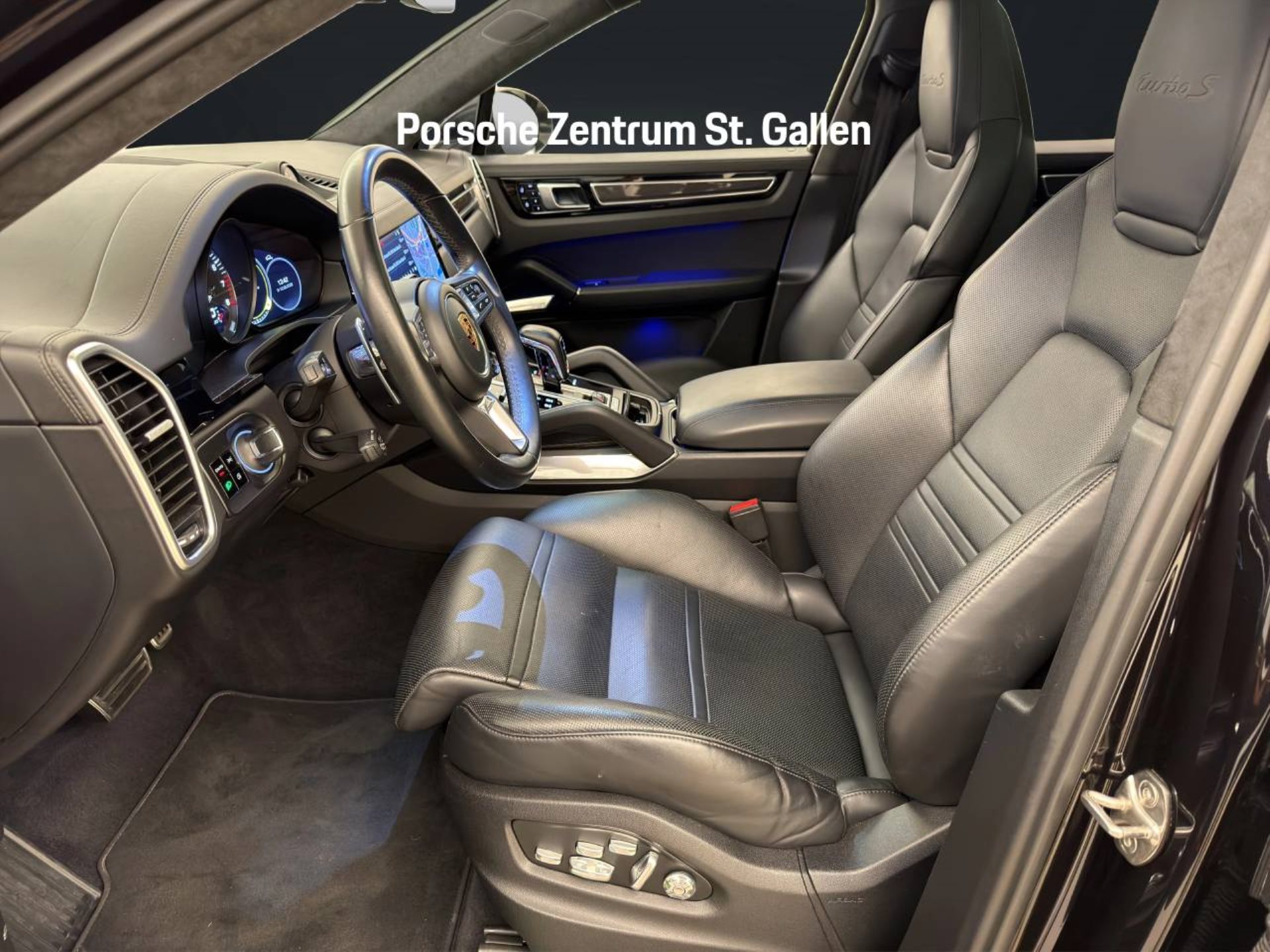 PORSCHE Cayenne Turbo S E-Hybrid Coupé-image-4