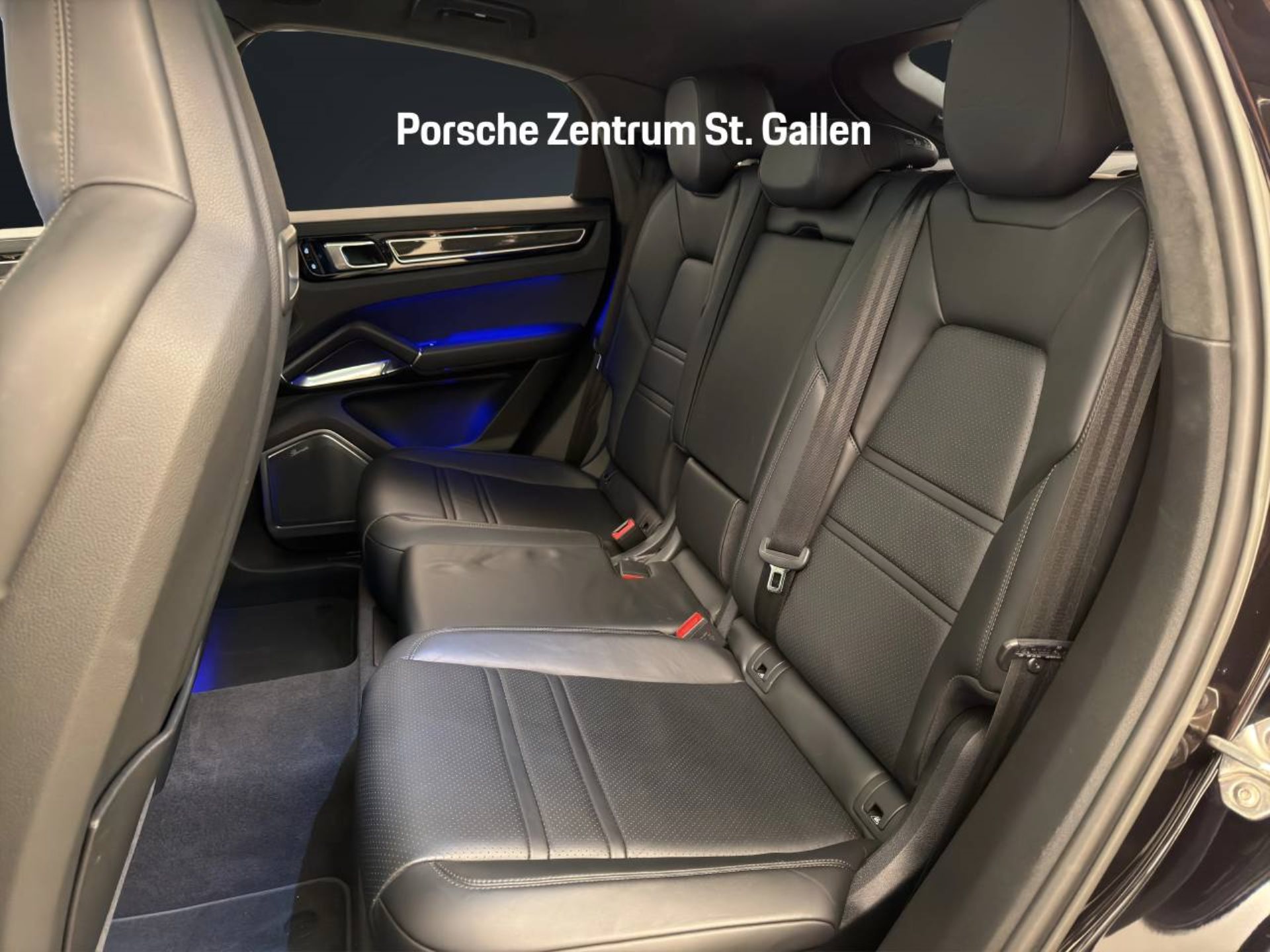 PORSCHE Cayenne Turbo S E-Hybrid Coupé-image-19