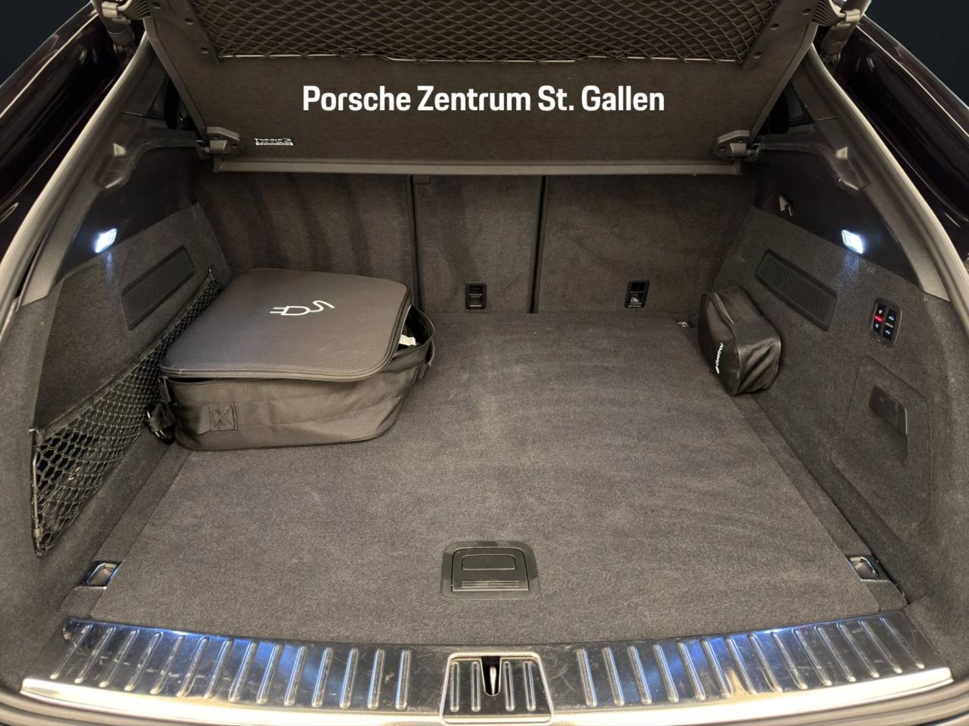 PORSCHE Cayenne Turbo S E-Hybrid Coupé-image-20