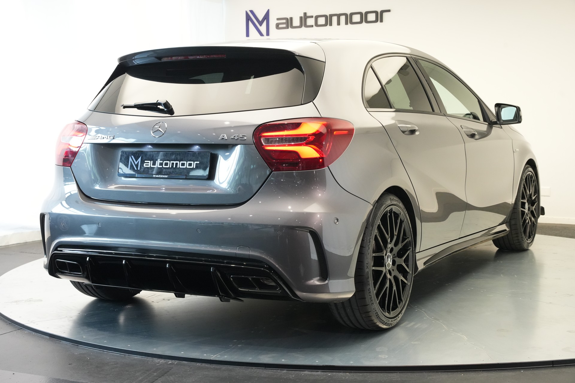 MERCEDES-BENZ A 45 AMG 4Matic Speedshift 7G-DCT *CH-Fahrzeug* *Performance Sitze*-image-35