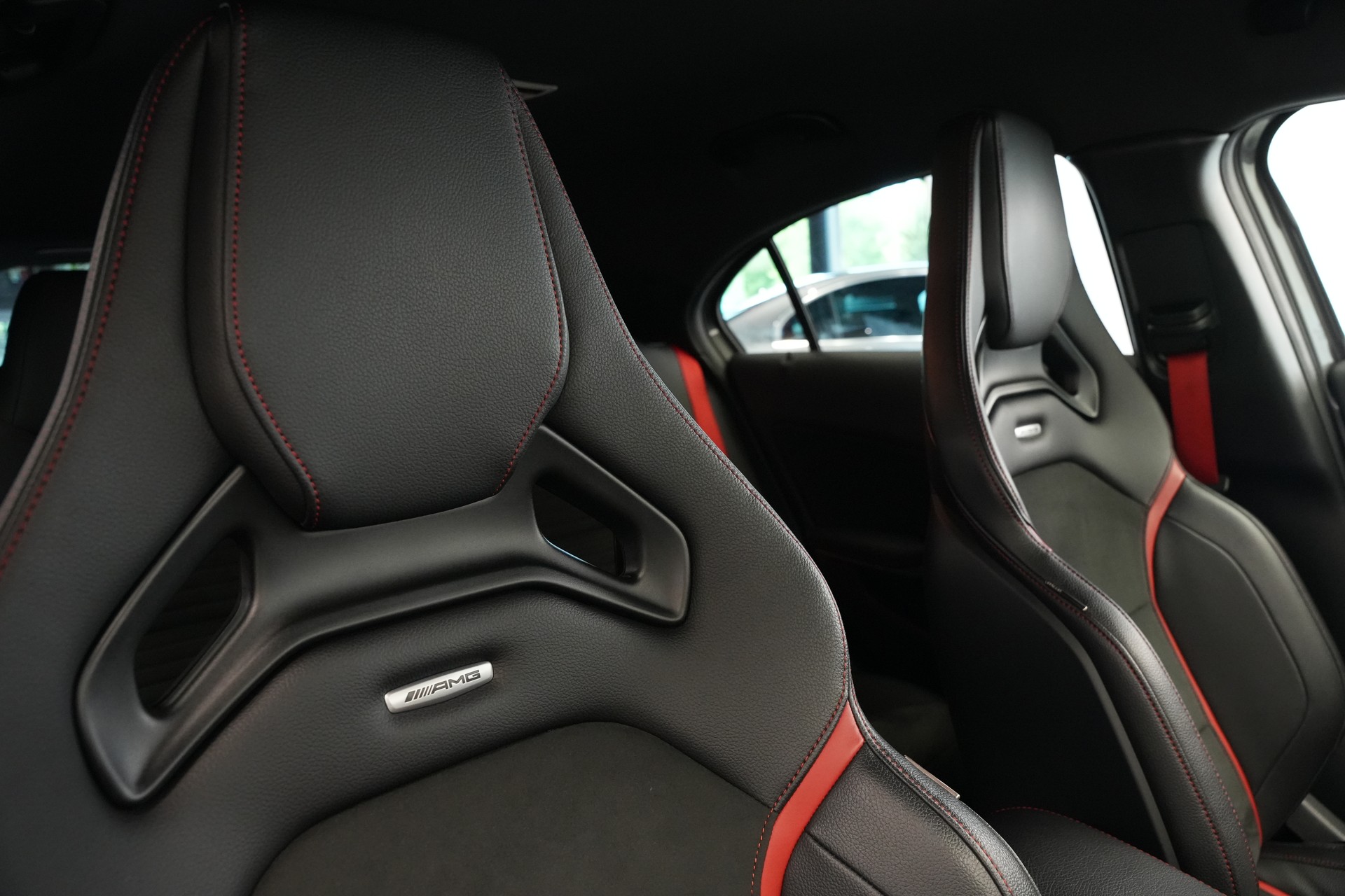 MERCEDES-BENZ A 45 AMG 4Matic Speedshift 7G-DCT *CH-Fahrzeug* *Performance Sitze*-image-32