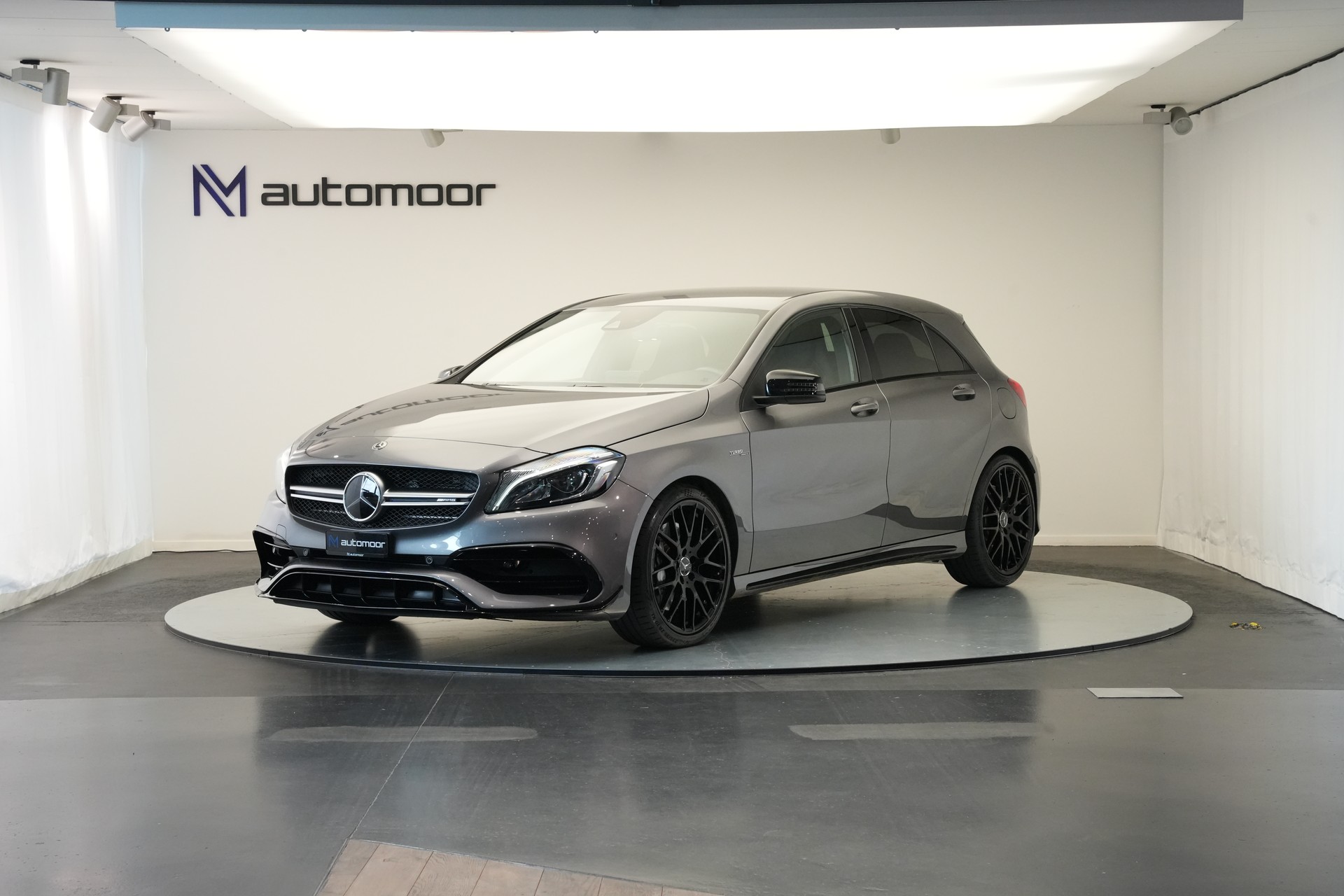 MERCEDES-BENZ A 45 AMG 4Matic Speedshift 7G-DCT *CH-Fahrzeug* *Performance Sitze*