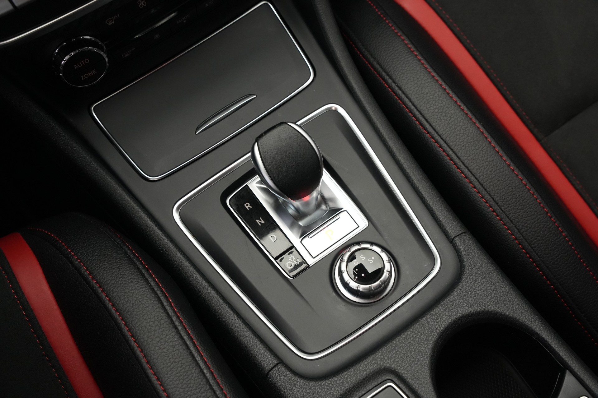 MERCEDES-BENZ A 45 AMG 4Matic Speedshift 7G-DCT *CH-Fahrzeug* *Performance Sitze*-image-20