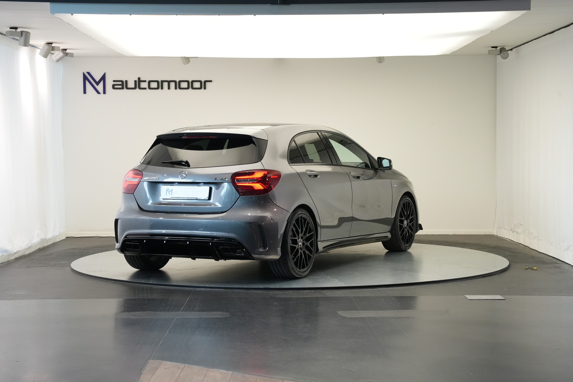 MERCEDES-BENZ A 45 AMG 4Matic Speedshift 7G-DCT *CH-Fahrzeug* *Performance Sitze*-image-4