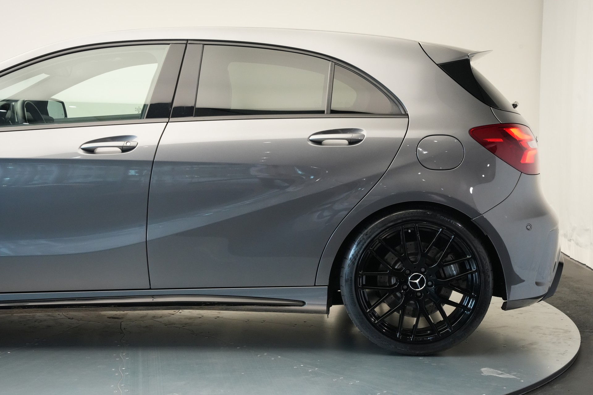 MERCEDES-BENZ A 45 AMG 4Matic Speedshift 7G-DCT *CH-Fahrzeug* *Performance Sitze*-image-37