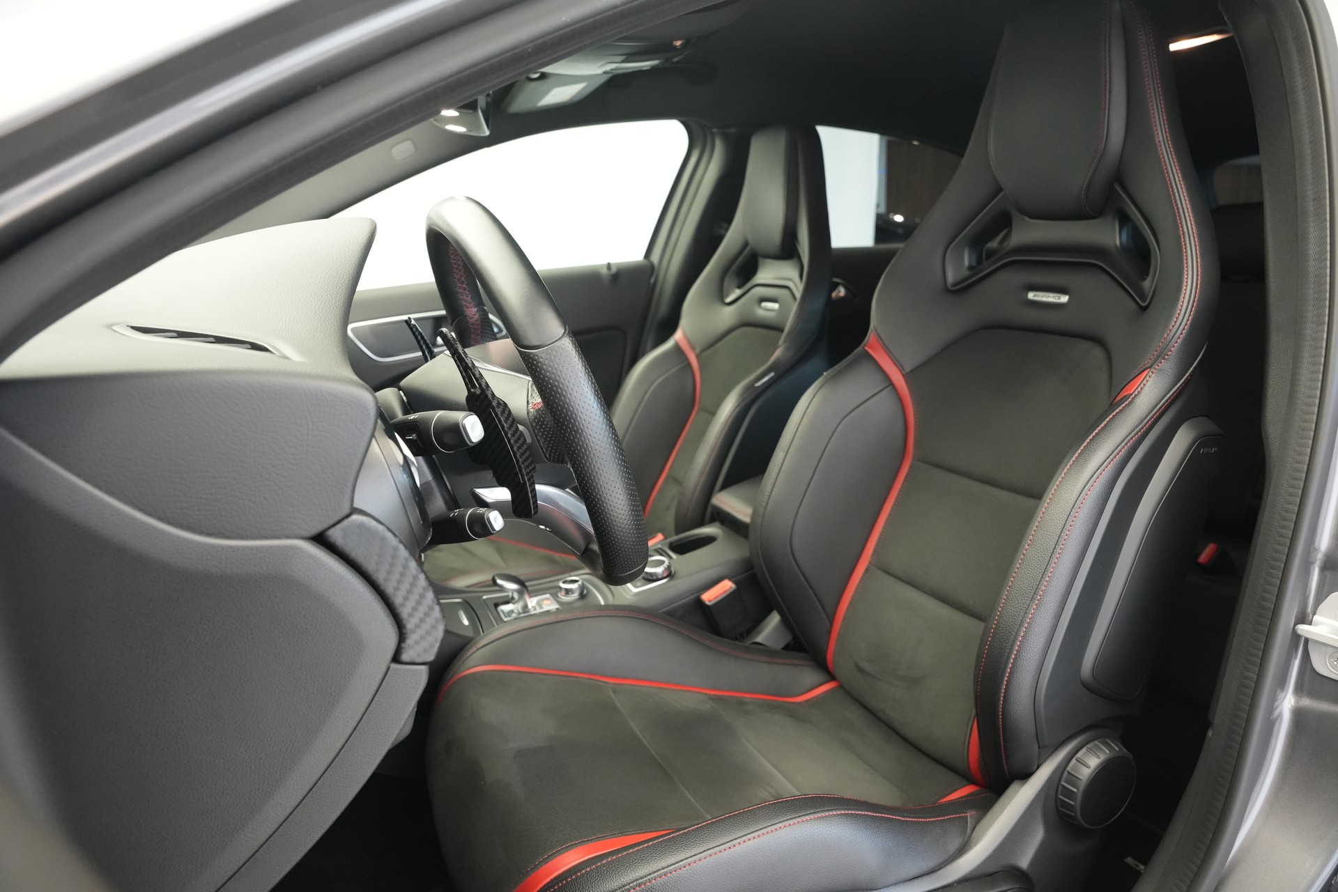 MERCEDES-BENZ A 45 AMG 4Matic Speedshift 7G-DCT *CH-Fahrzeug* *Performance Sitze*-image-12