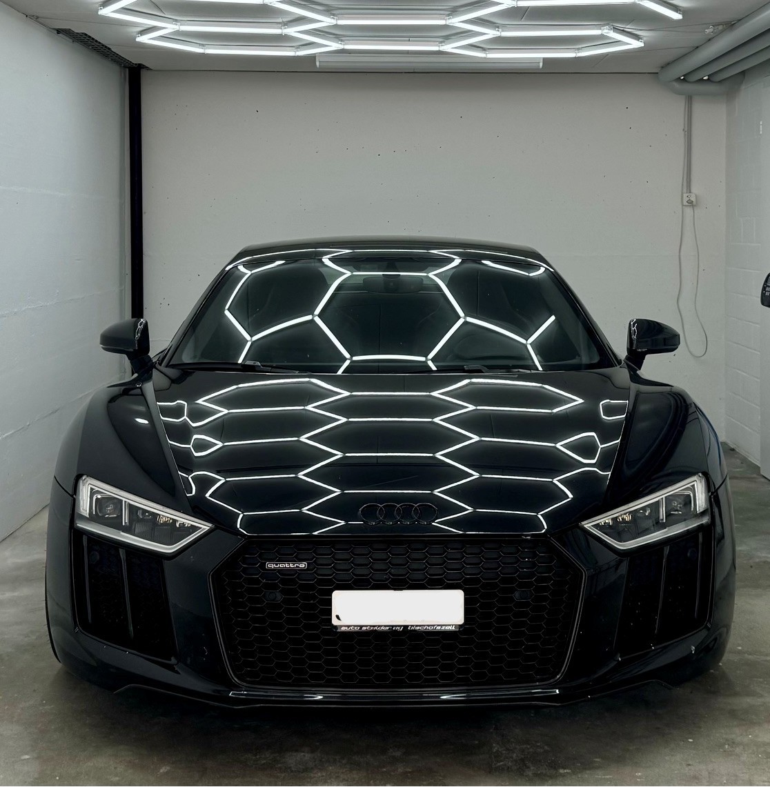 AUDI 5.2 FSI V10 plus quattro S-Tronic-image-0