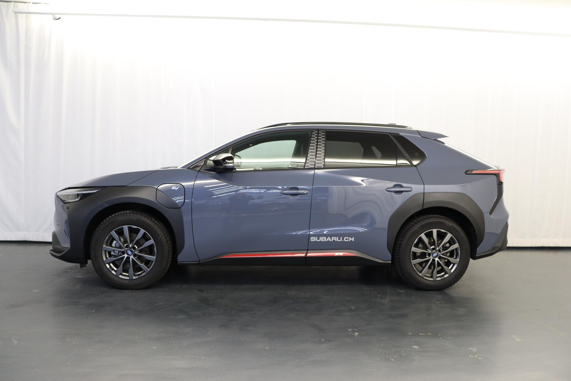 SUBARU Solterra eV Luxury AWD-image-3