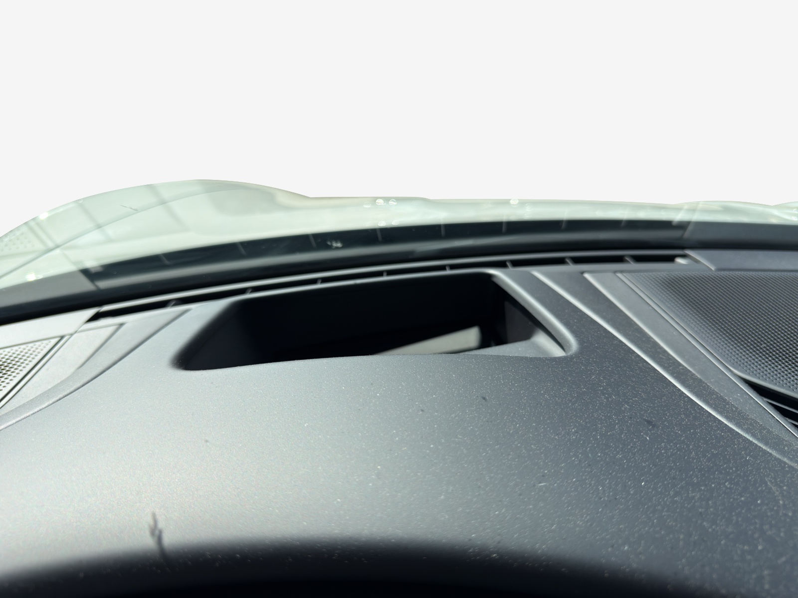 PORSCHE Taycan 4 Cross Turismo-image-14