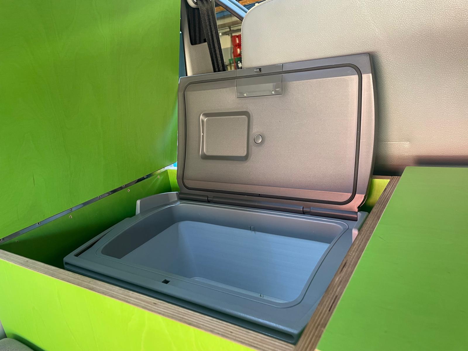 VW T5 Kasten Camperumbau-image-13