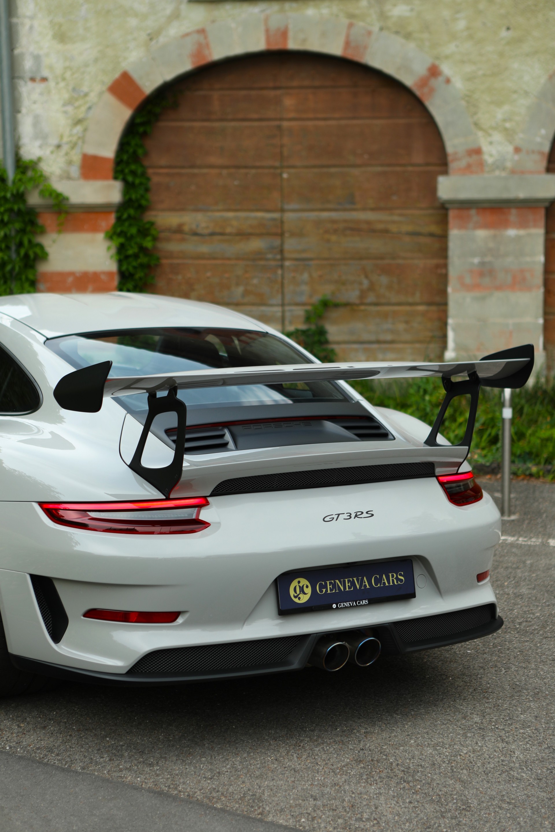 PORSCHE 911 GT3 RS PDK 991.2 ( Non-FAP)-image-10