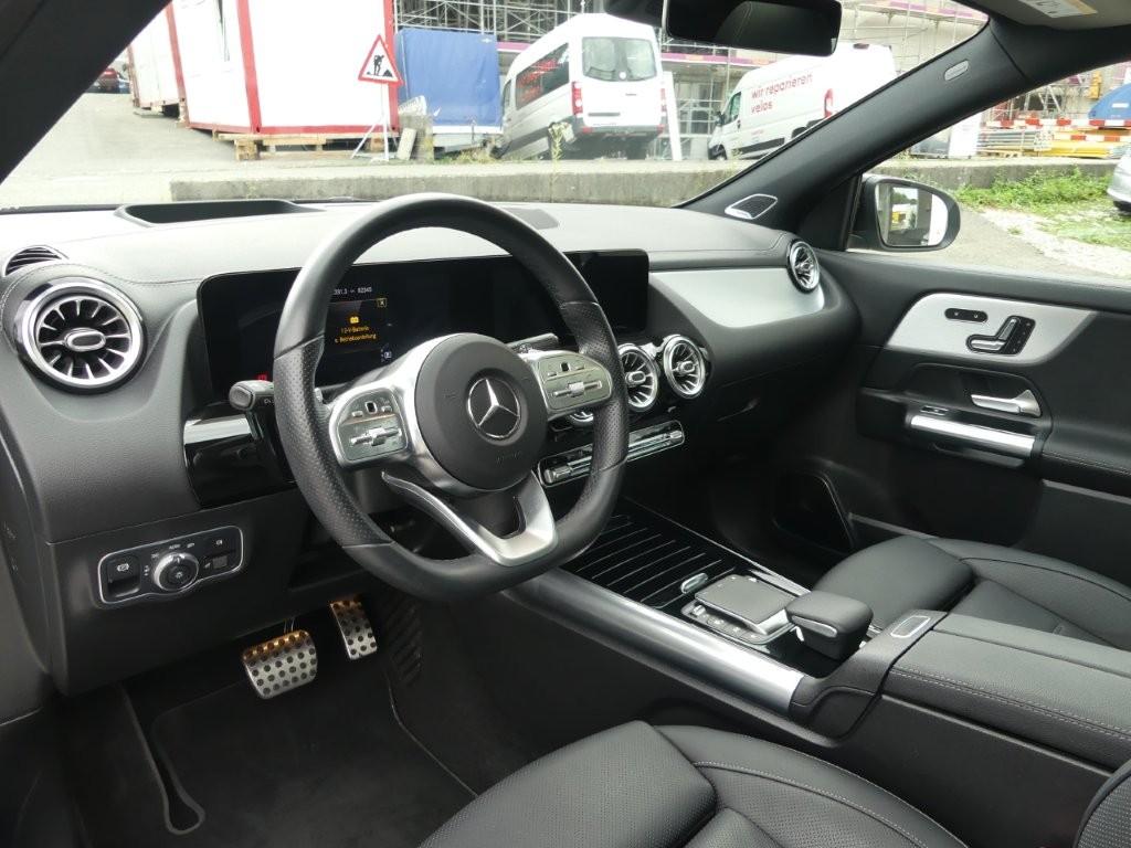 MERCEDES-BENZ GLA 250 4Matic AMG Line 8G-DCT-image-6