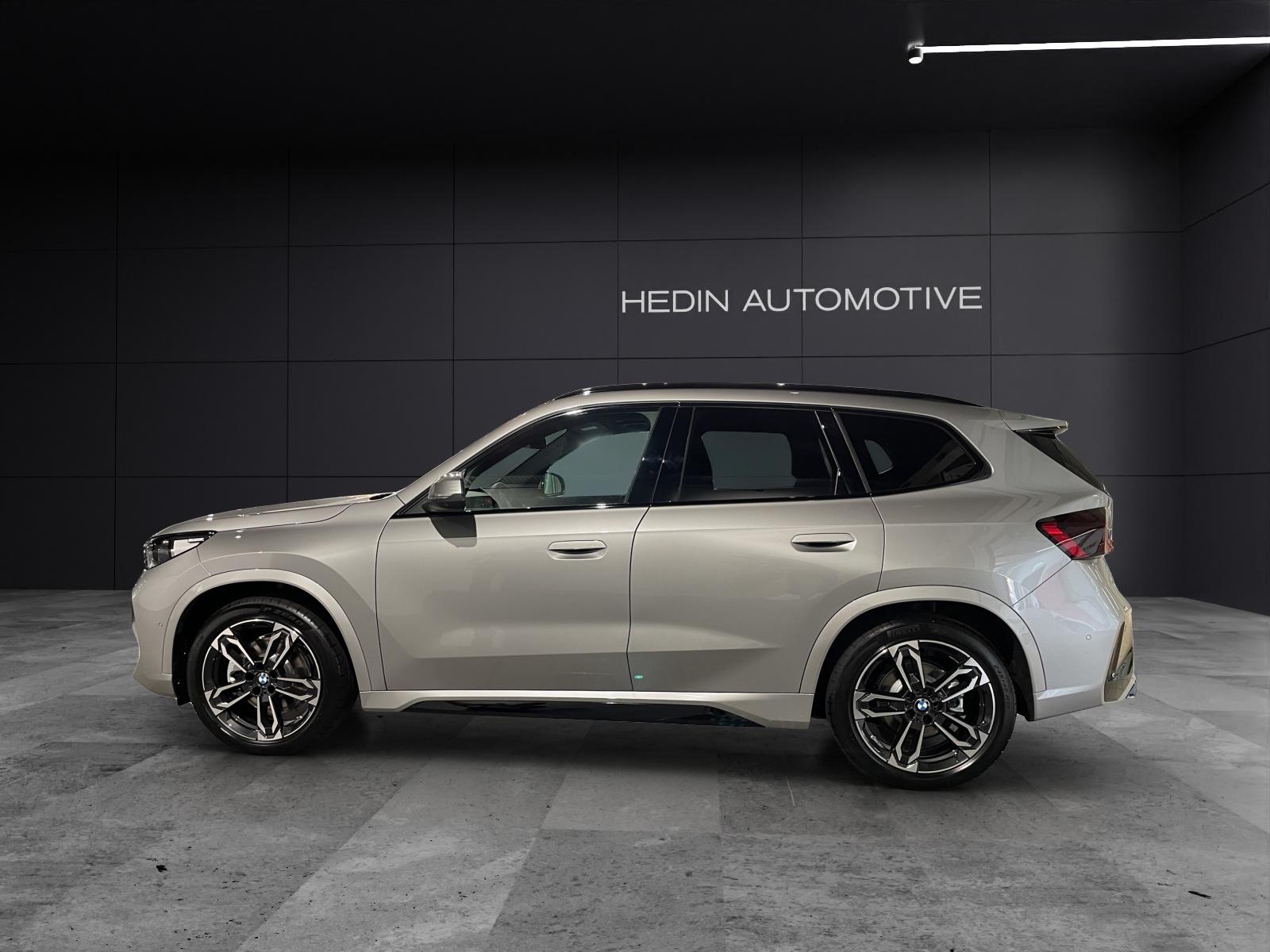BMW iX1 30 xDrive-image-1