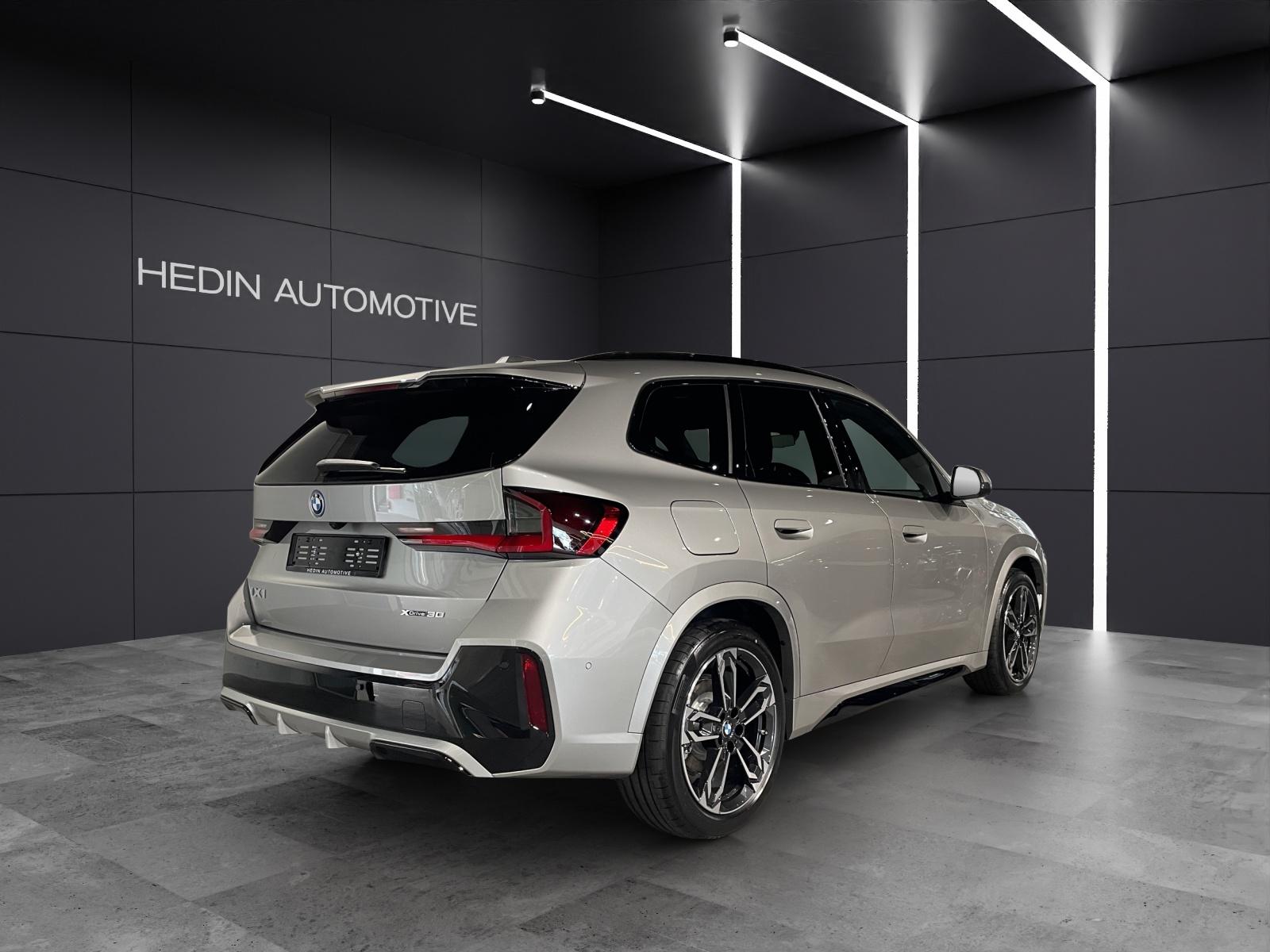BMW iX1 30 xDrive-image-5