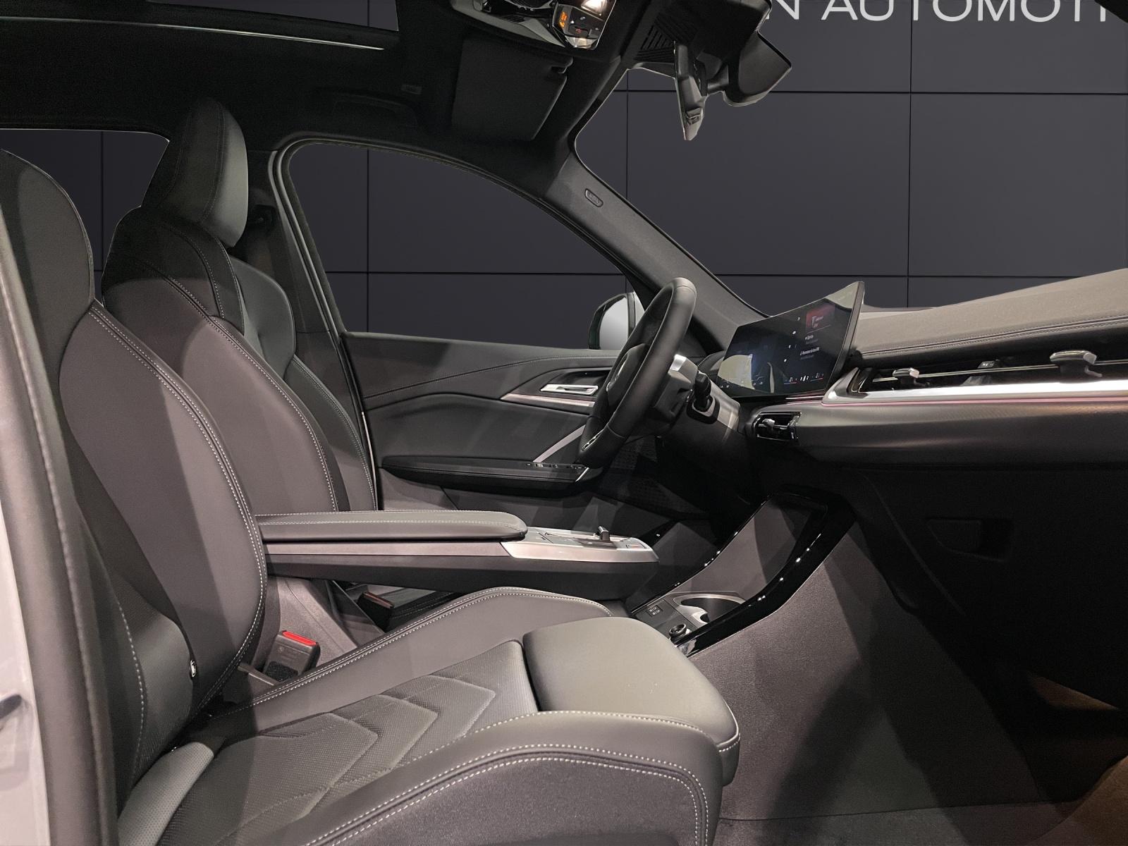 BMW iX1 30 xDrive-image-19