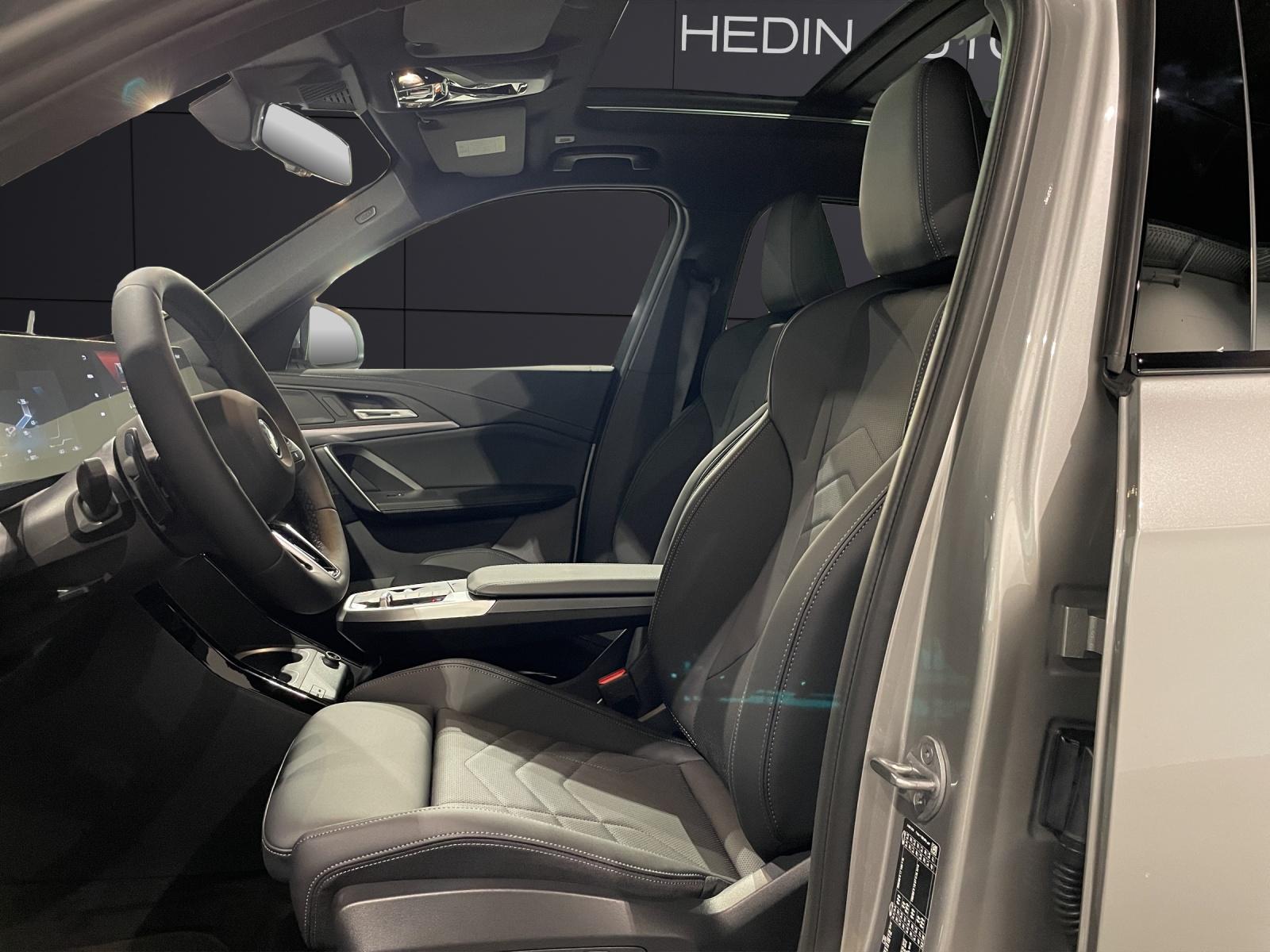 BMW iX1 30 xDrive-image-9
