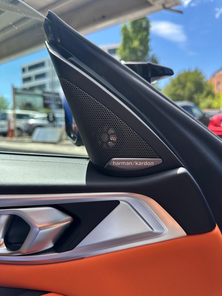 BMW M4 Competition xDrive-image-16