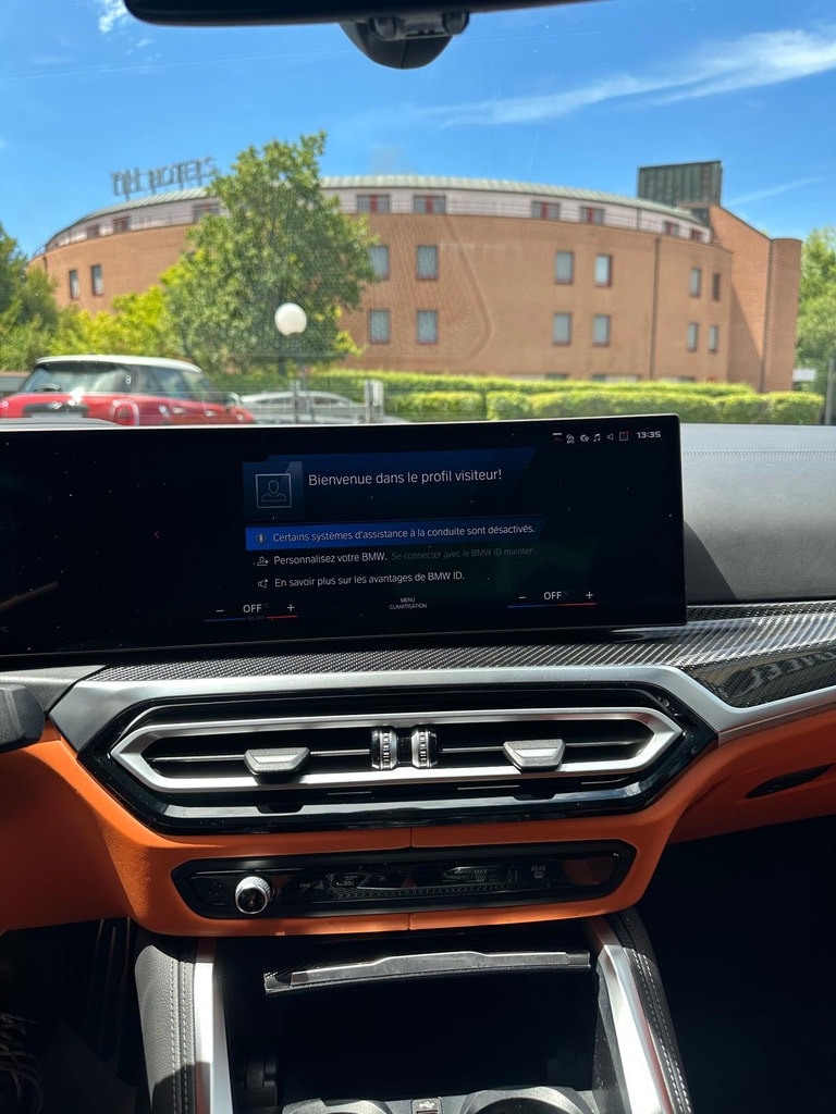 BMW M4 Competition xDrive-image-10