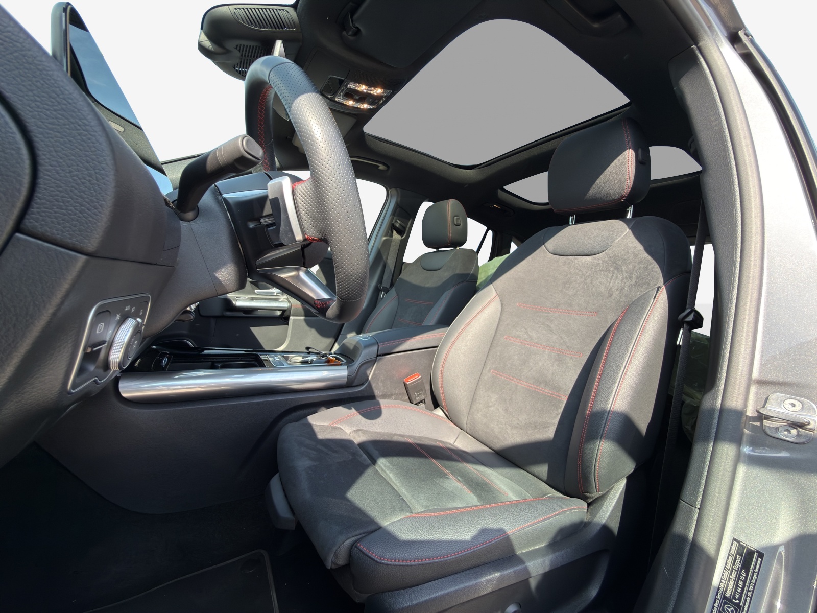 MERCEDES-BENZ GLA 220d 4Matic 8G-DCT-image-15