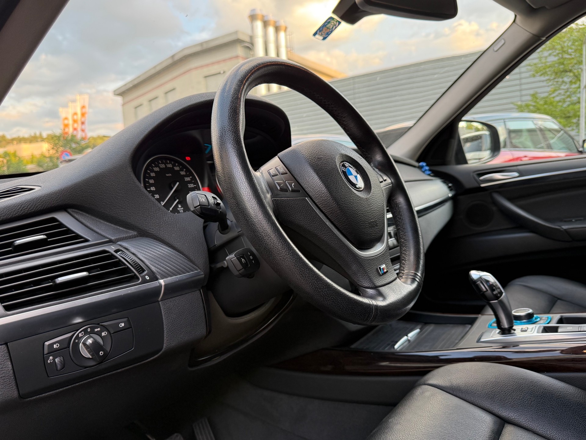 BMW X5 xDrive 30d M-Sport-image-6