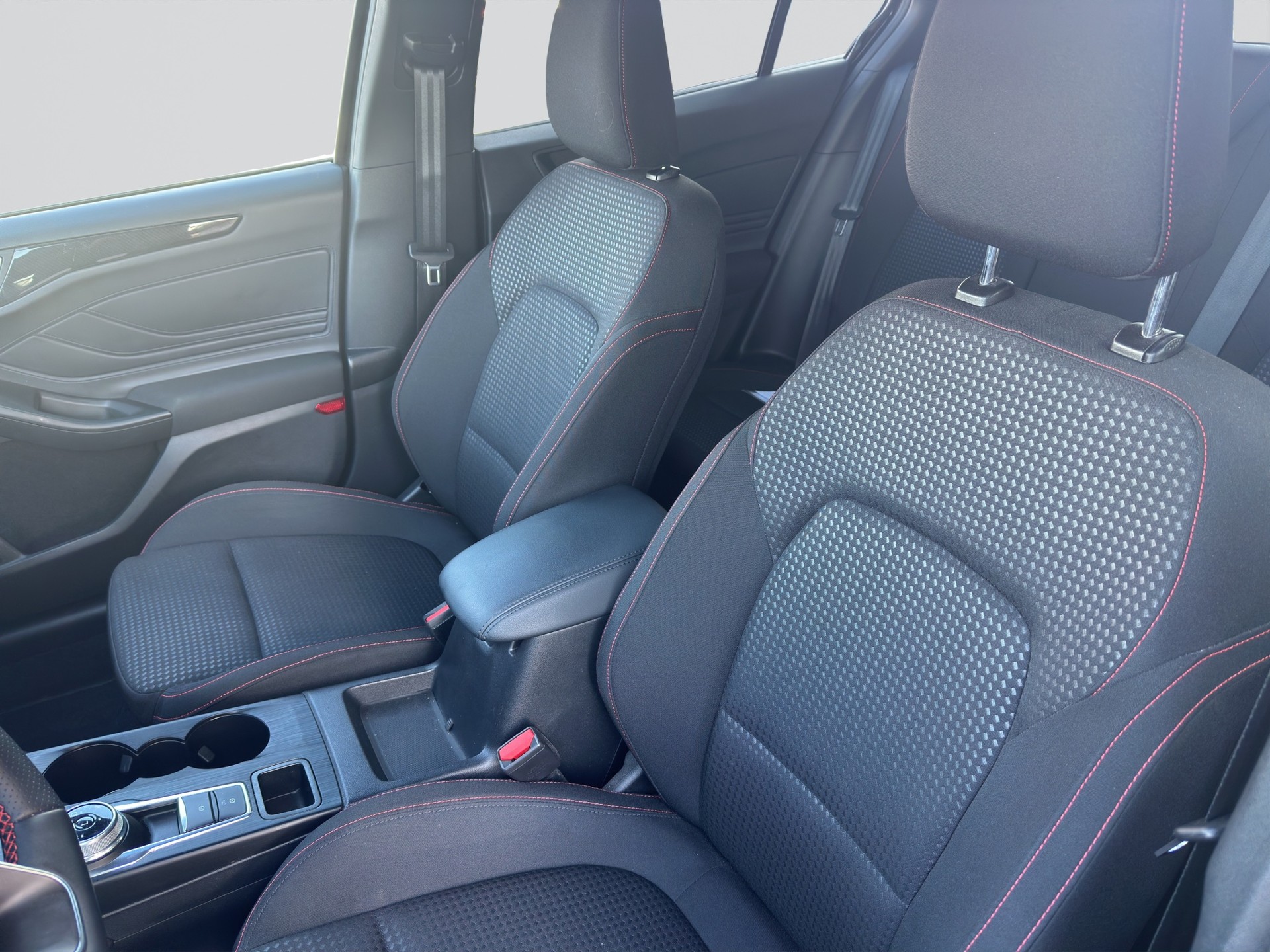 FORD Focus 1.5 TDCi EcoBlue ST-Line Automatic-image-6