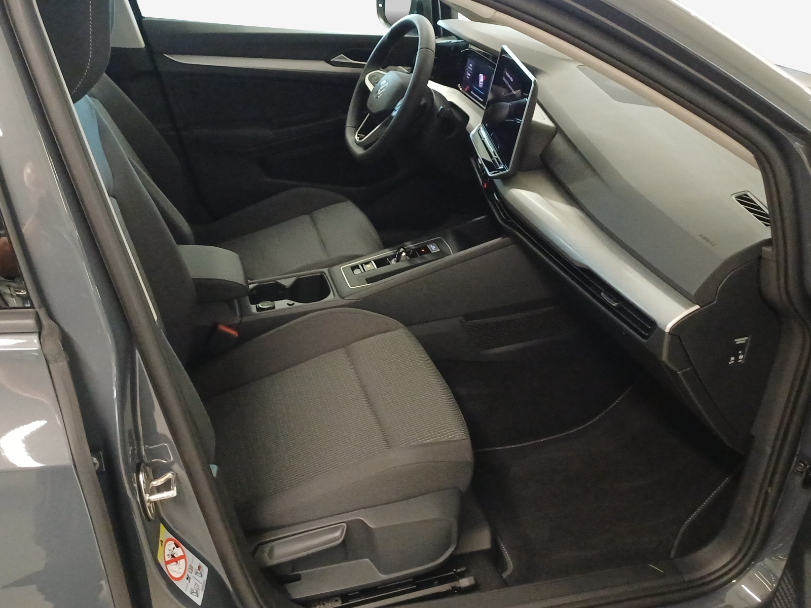 VW Golf 1.5 e TSI mHEV Basis DSG-image-15