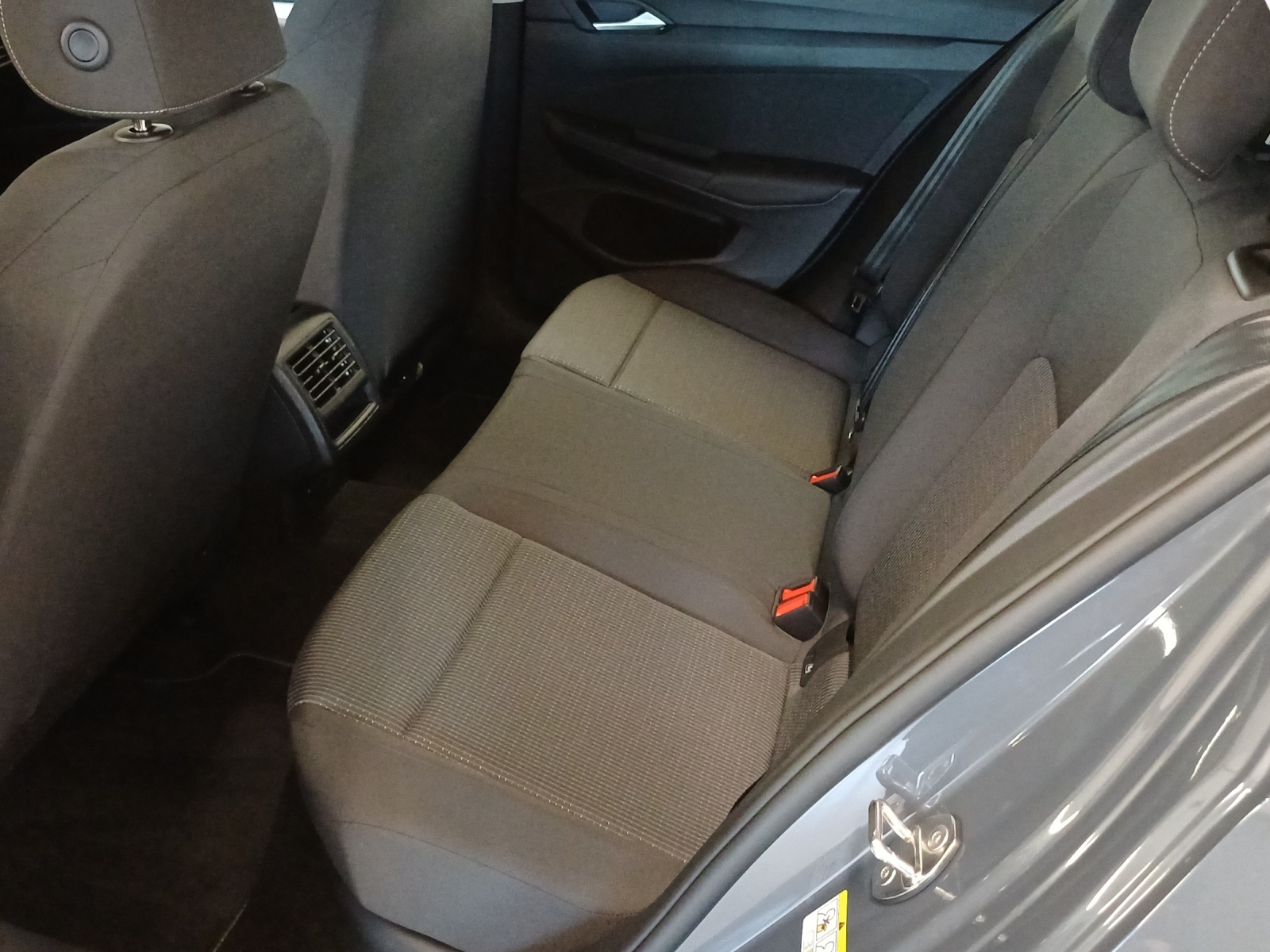 VW Golf 1.5 e TSI mHEV Basis DSG-image-11