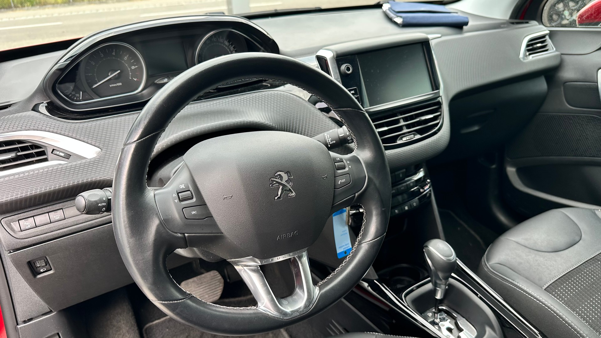 PEUGEOT 2008 1.2 PureTech Active EAT6-image-7