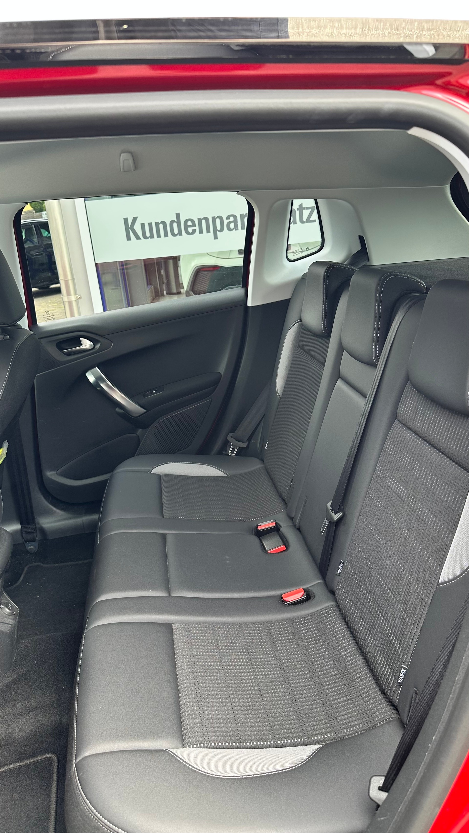 PEUGEOT 2008 1.2 PureTech Active EAT6-image-11