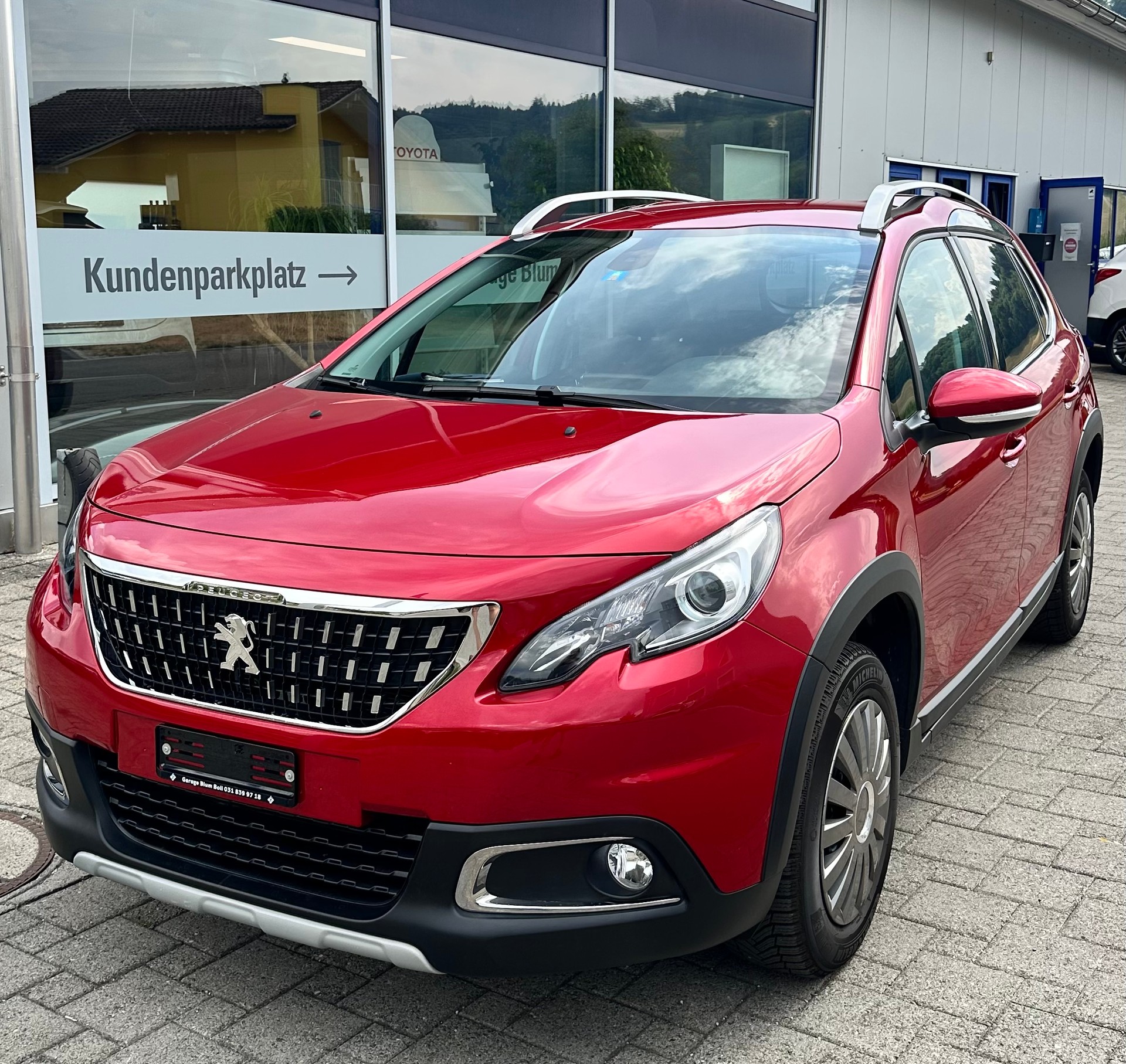 PEUGEOT 2008 1.2 PureTech Active EAT6-image-0