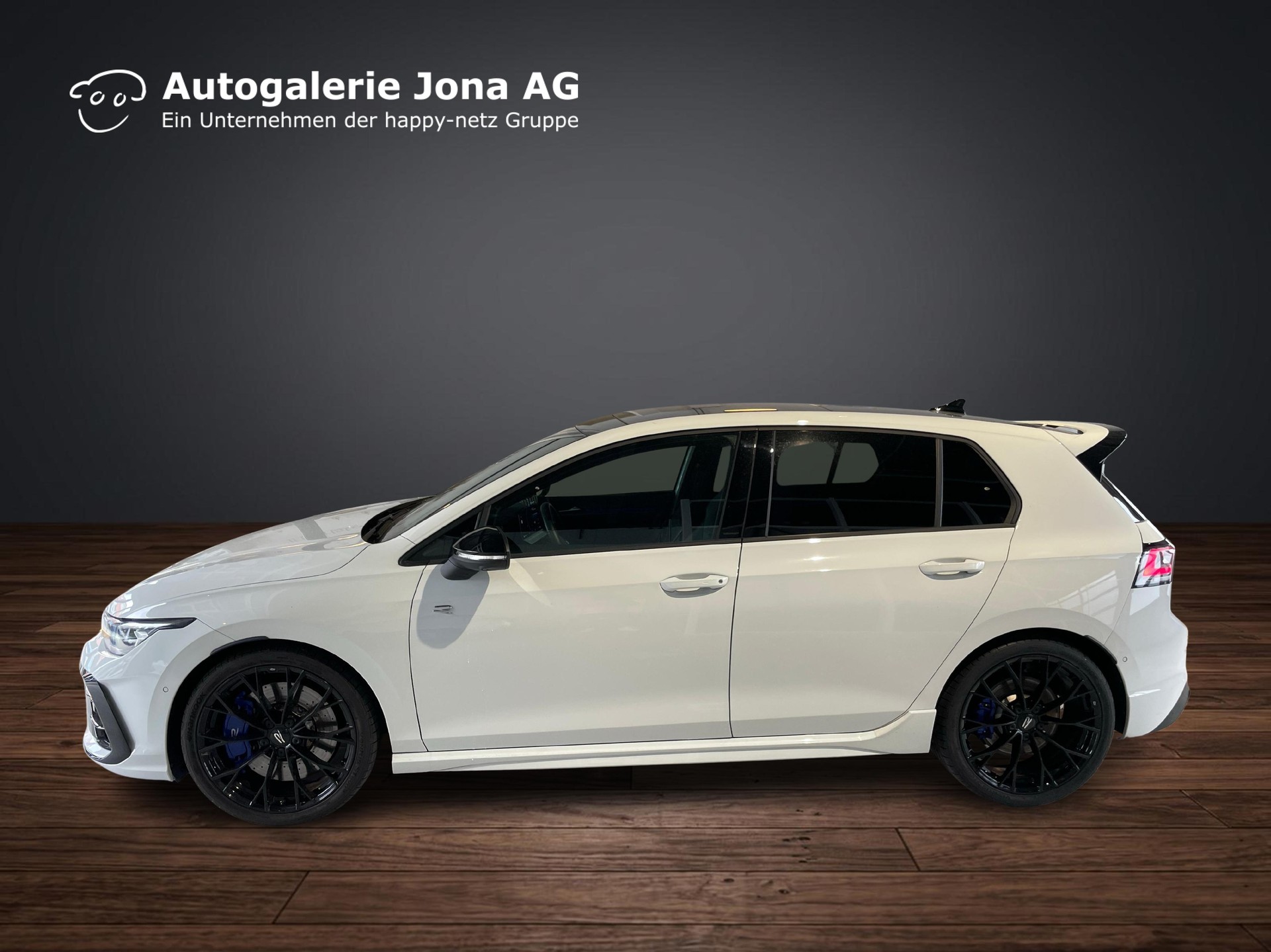 VW Golf VIII 2.0 TSI R DSG 4motion-image-1