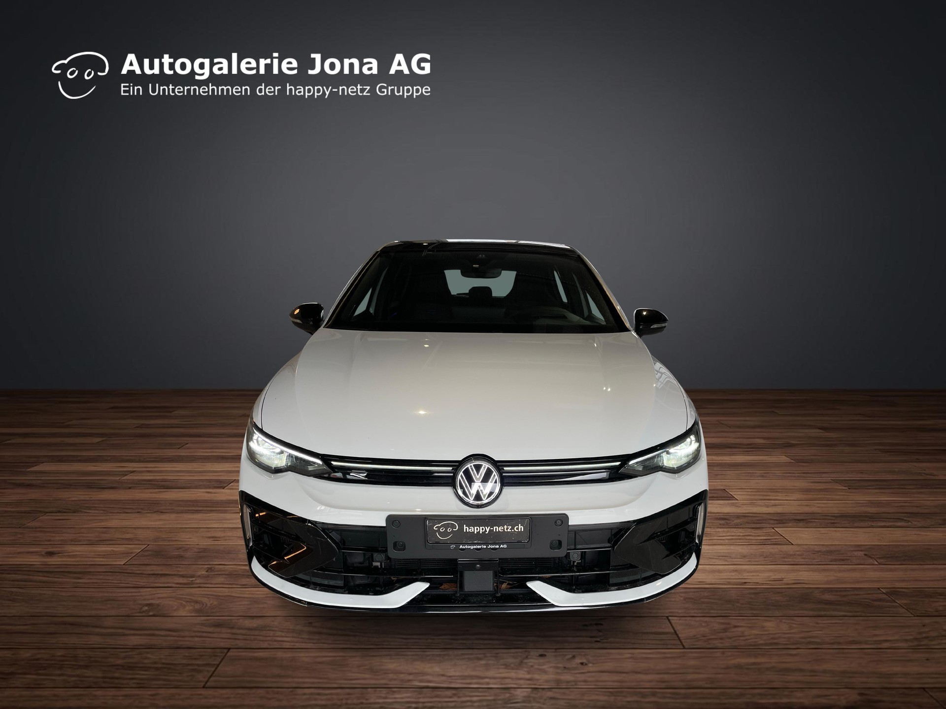 VW Golf VIII 2.0 TSI R DSG 4motion-image-4