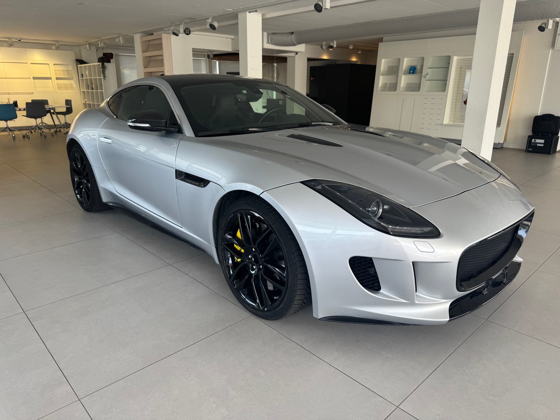 JAGUAR F-Type Coupé R 5.0 V8 S/C-image-1