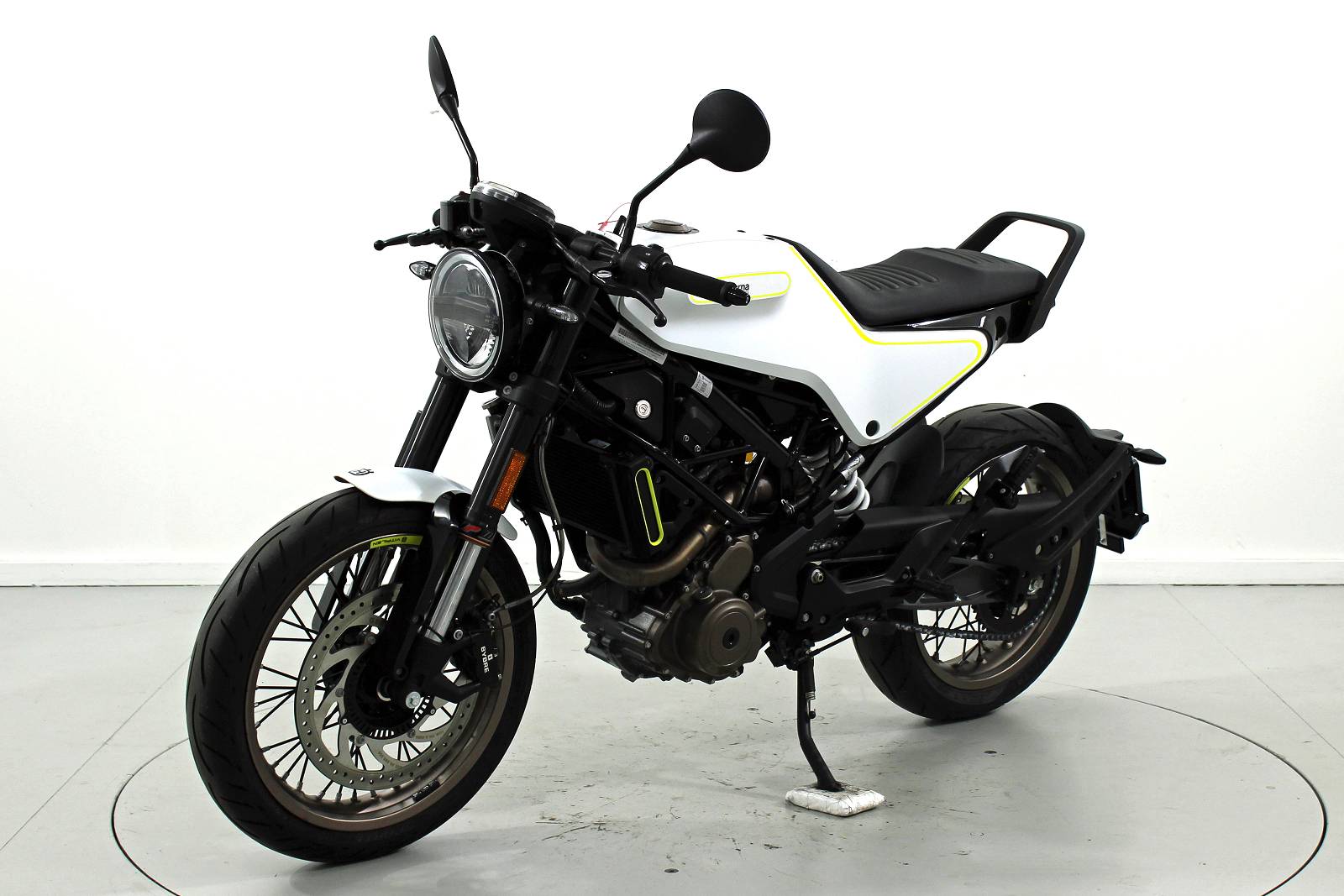HUSQVARNA SVARTPILEN 401-showroom-element-2
