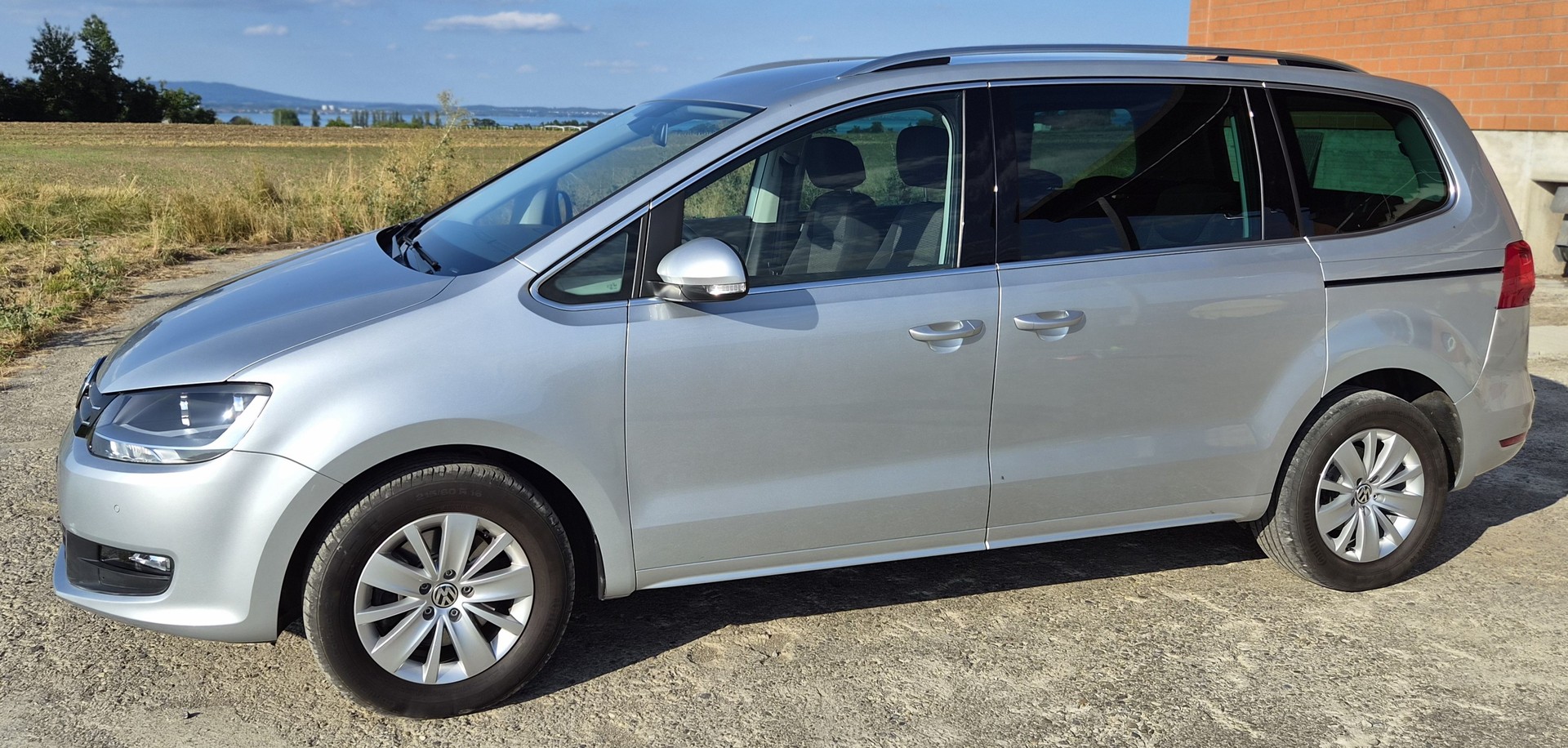 VW Sharan 2.0 TDI BlueMTA Sondermodell "Design"-image-1