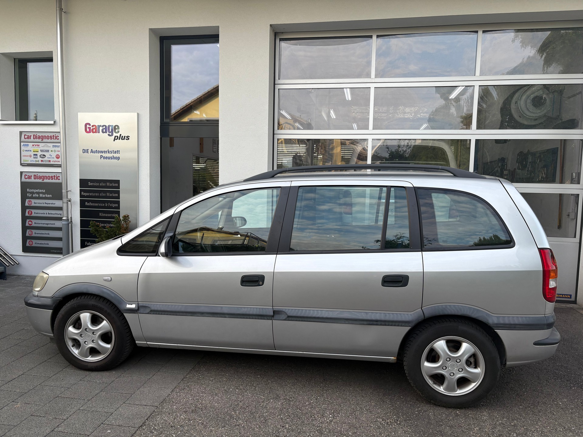 OPEL Zafira 2.0 DTi Comfort-image-1