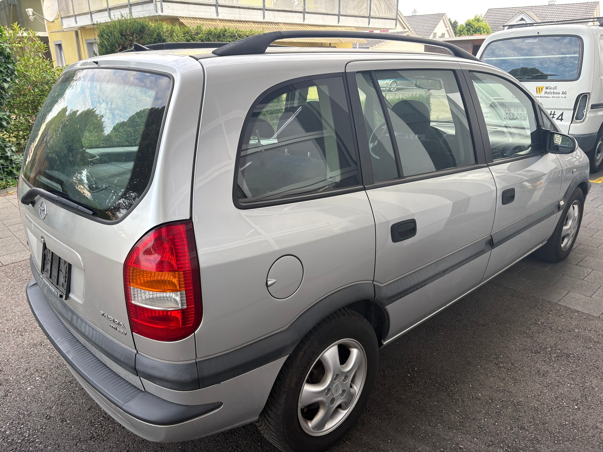 OPEL Zafira 2.0 DTi Comfort-image-2