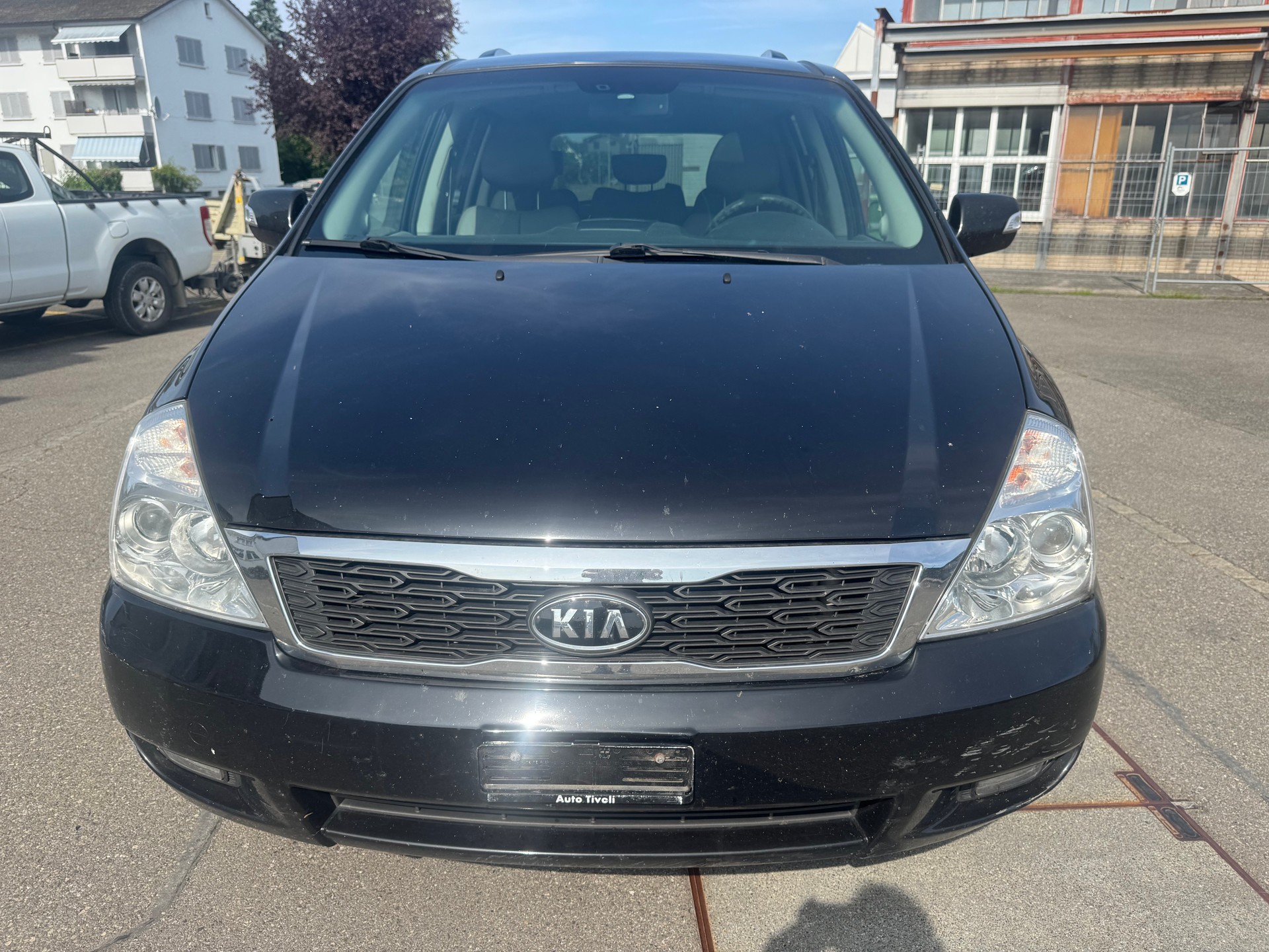 KIA Carnival 2.2 CRDi Trend Automatic-image-1