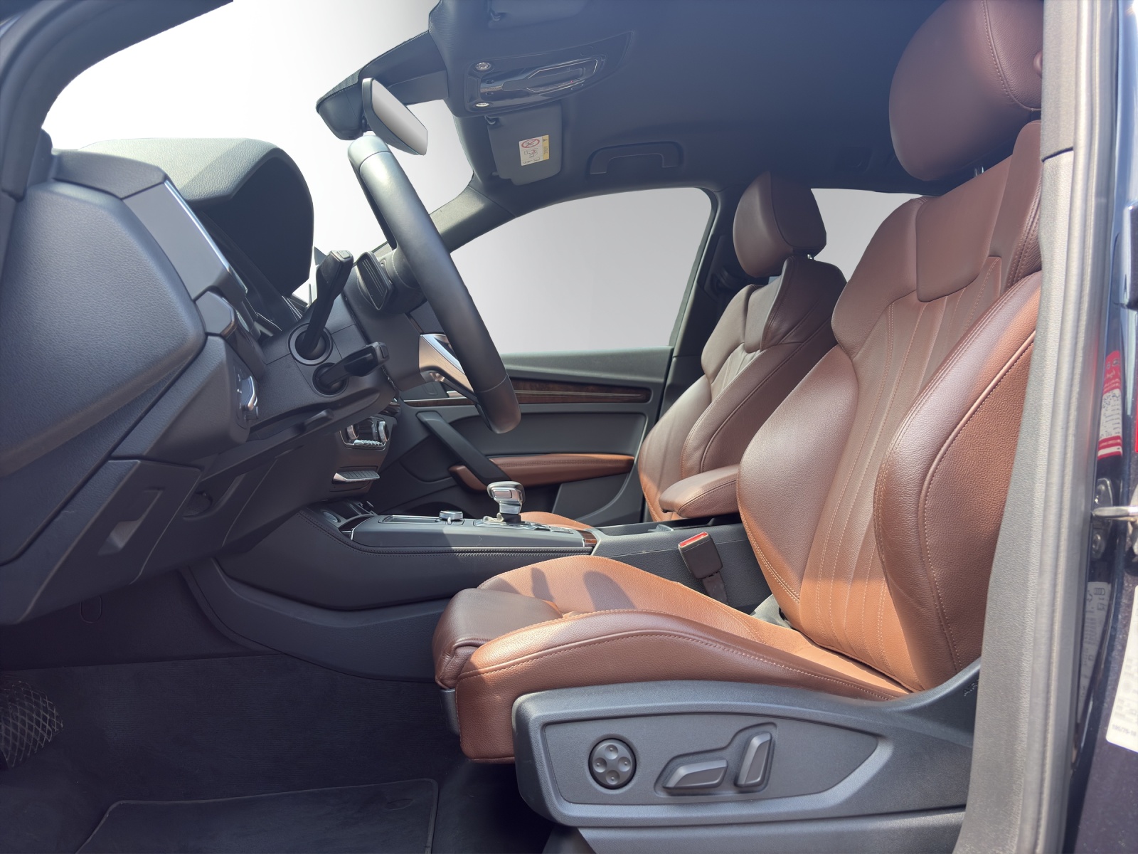 AUDI Q5 45 TFSI design S-Line quattro S-tronic-image-9