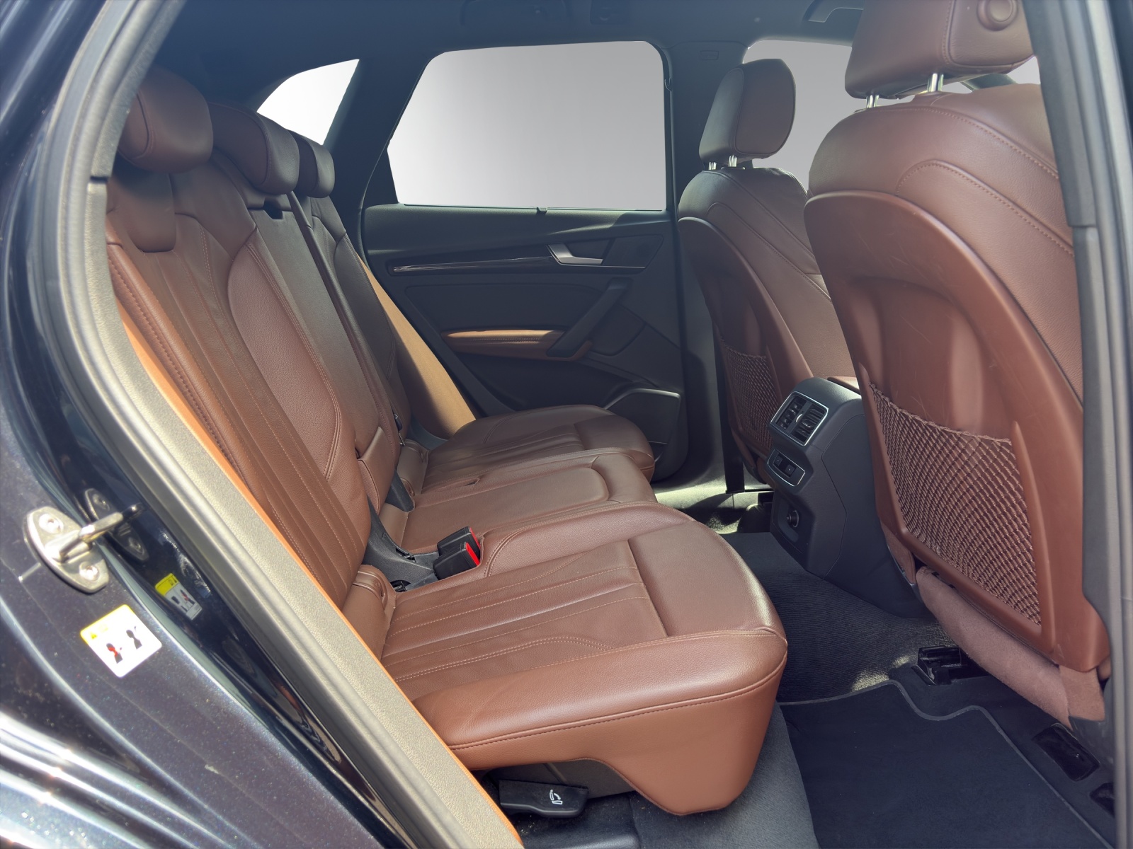 AUDI Q5 45 TFSI design S-Line quattro S-tronic-image-11