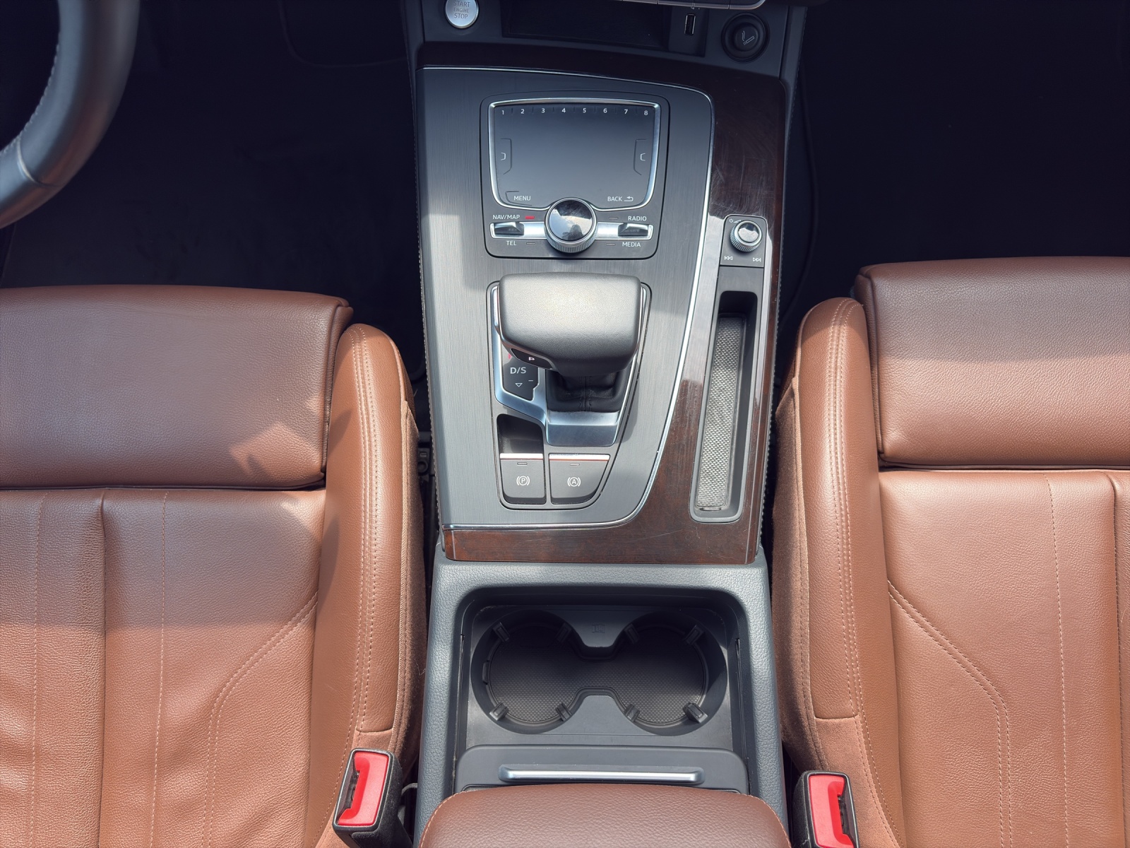 AUDI Q5 45 TFSI design S-Line quattro S-tronic-image-17