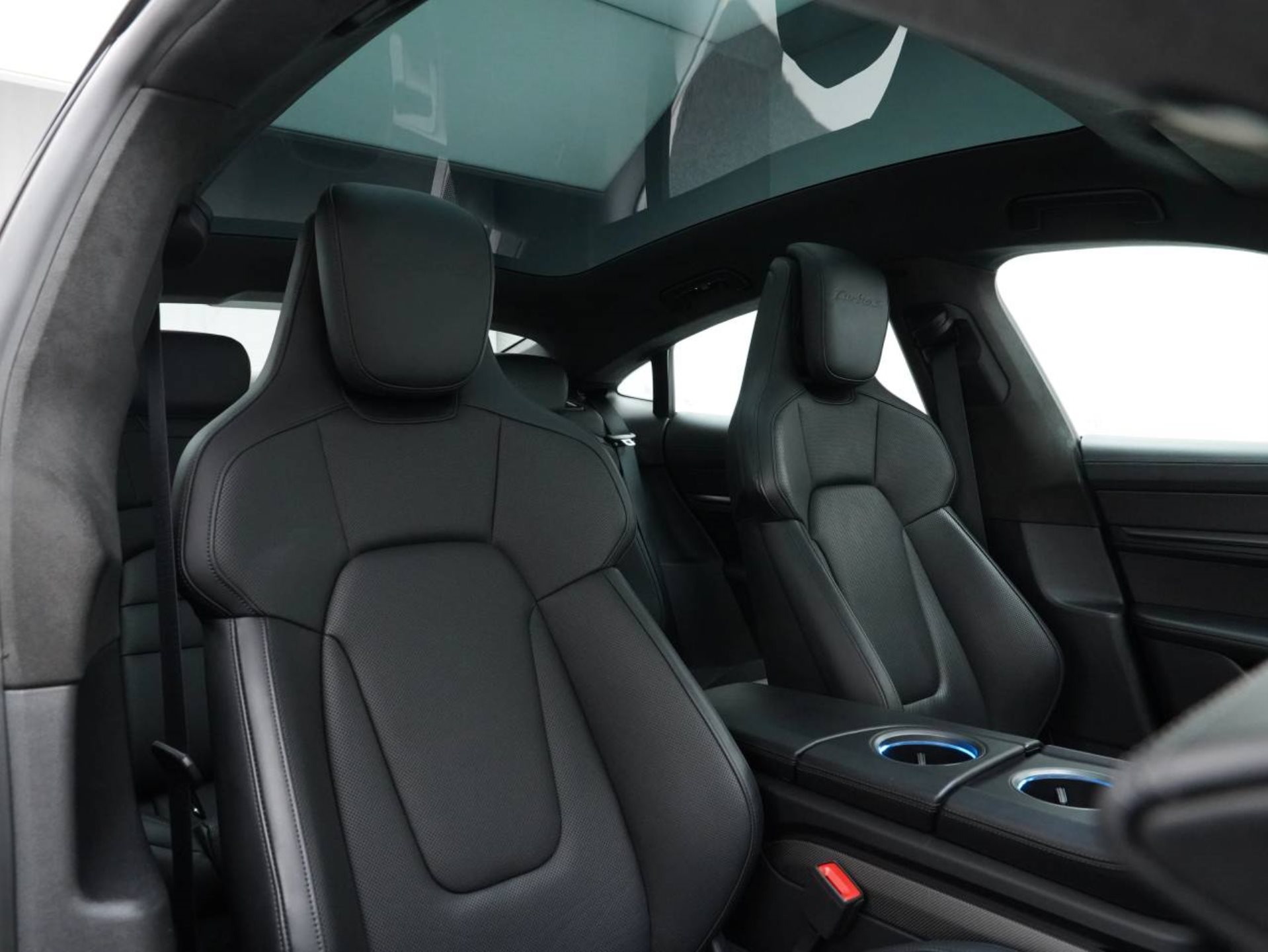 PORSCHE Taycan Turbo S-image-25