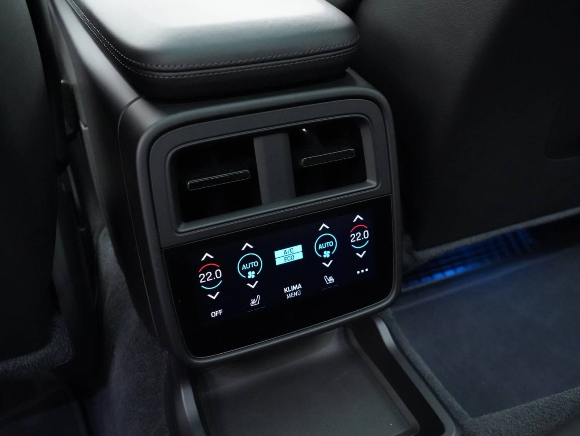 PORSCHE Taycan Turbo S-image-28