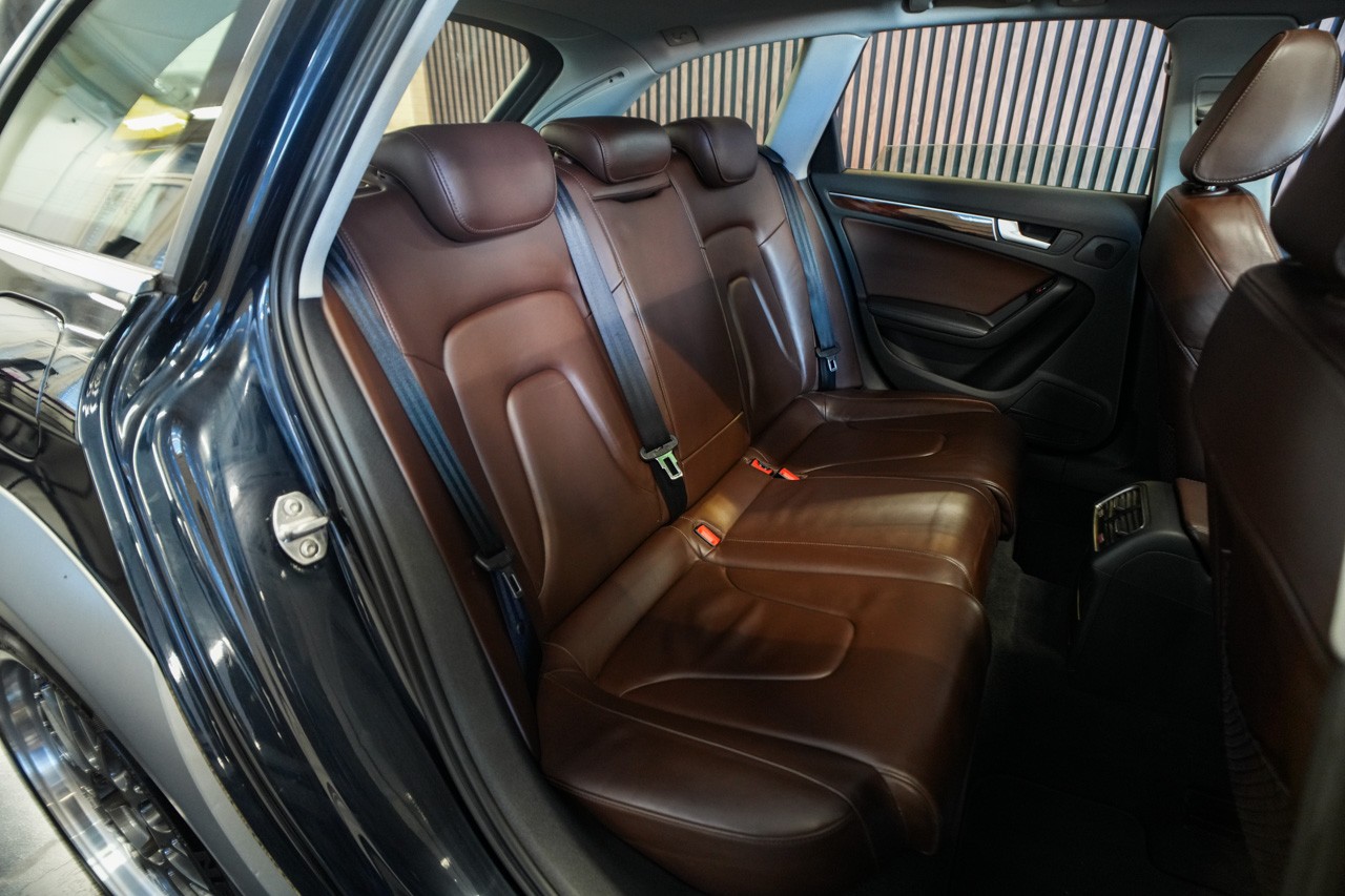 AUDI A4 allroad 2.0 TFSI quattro S-tronic-image-17