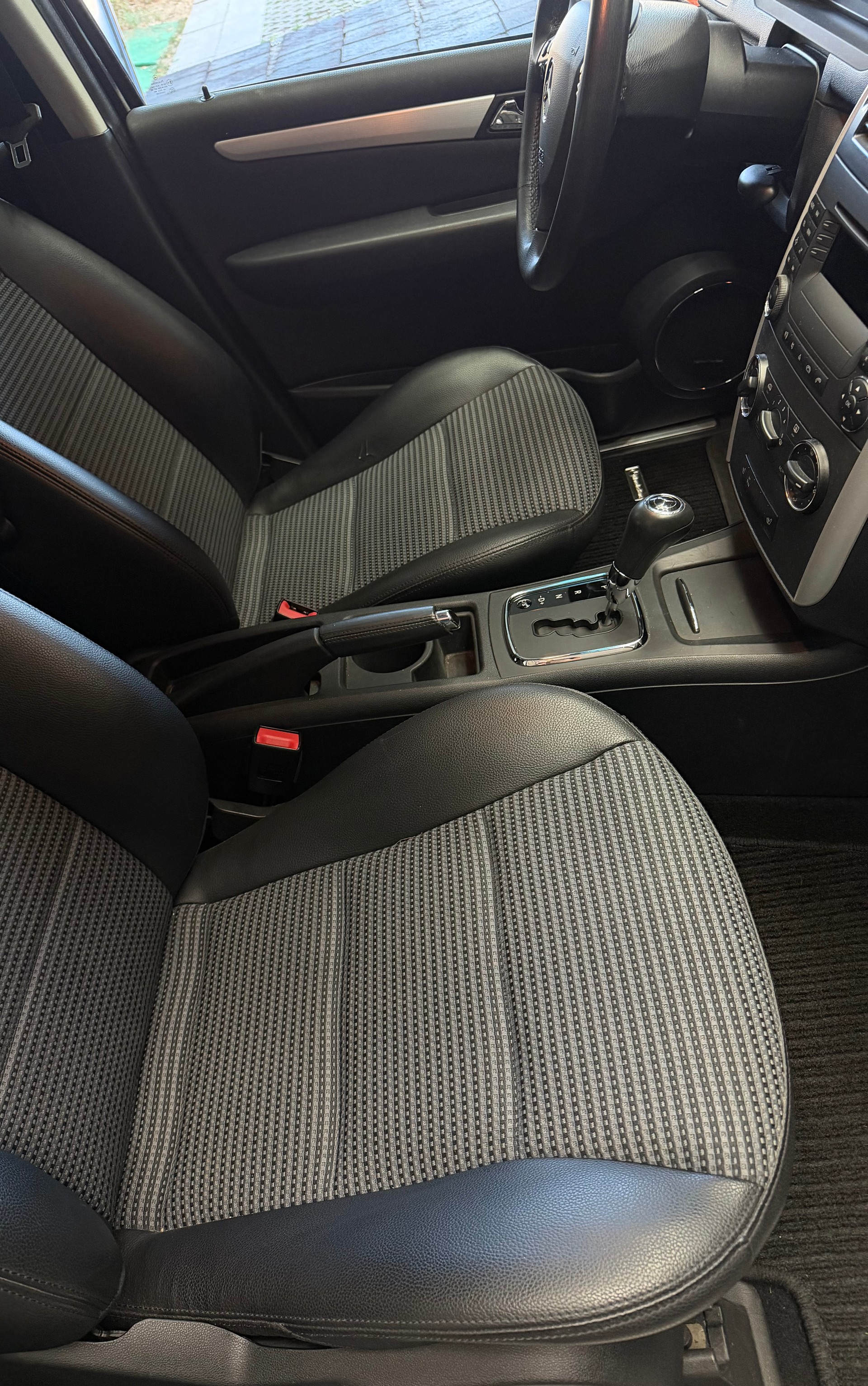 MERCEDES-BENZ A 200 T Elégance-image-4