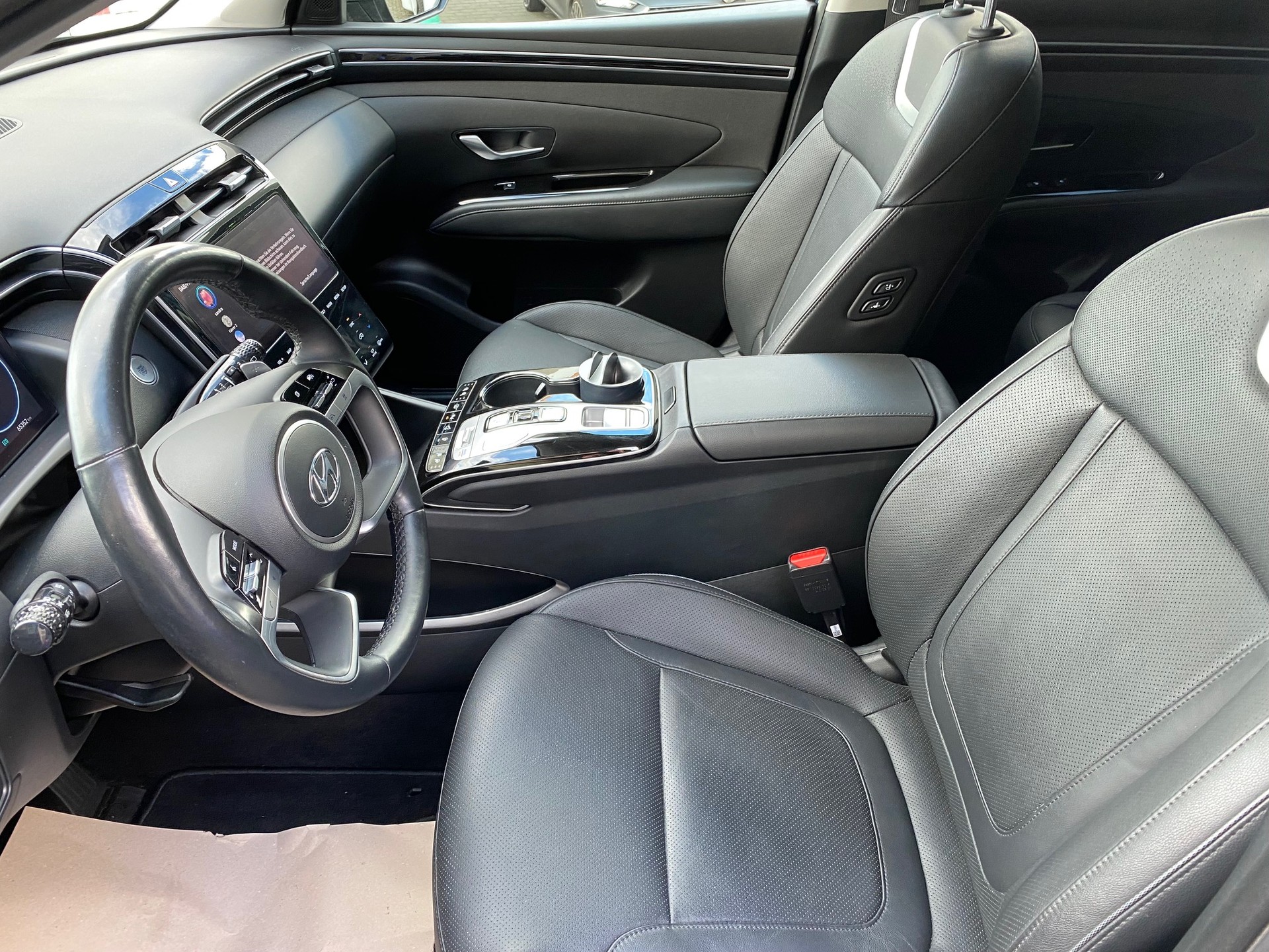 HYUNDAI Tucson 1.6 TGDI HEV Vertex 4WD Sehr Gepflegtes CH-Fahrzeug mit AHK abnehmbar Kg .1'650-image-5